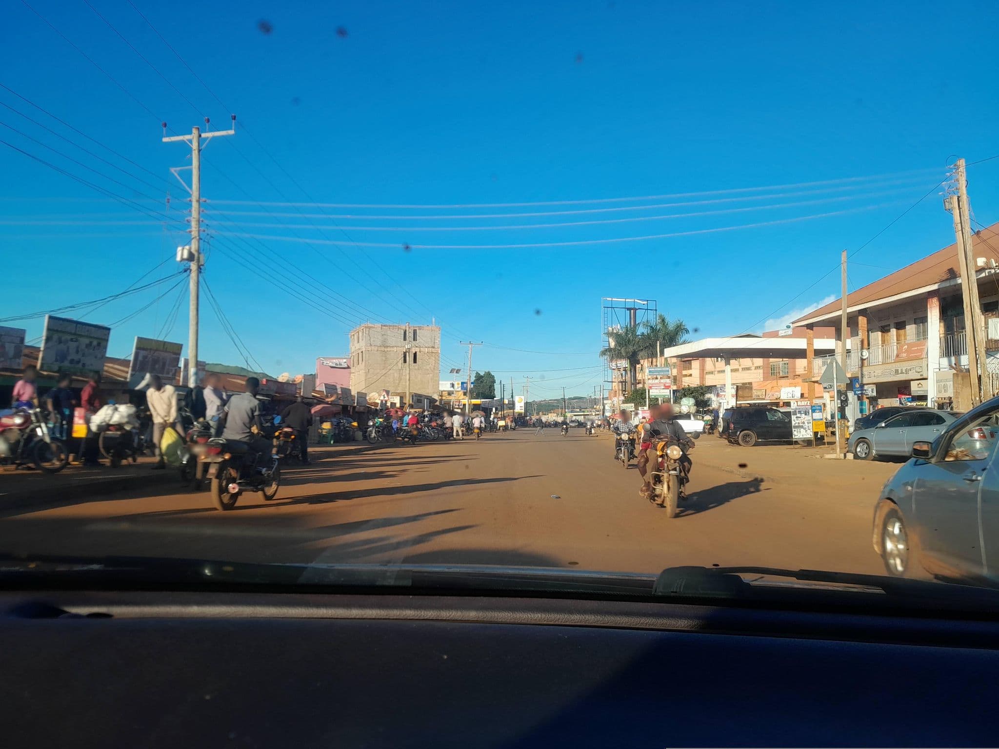 Street view near Nsamo hotel, Hoima — © bagonzars (CC BY-SA · Mapillary)