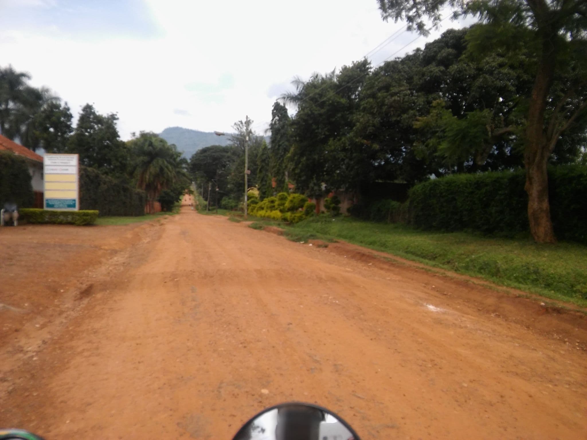 Street view near Crown Suites Hotel, Mbale — © hills95 (CC BY-SA · Mapillary)