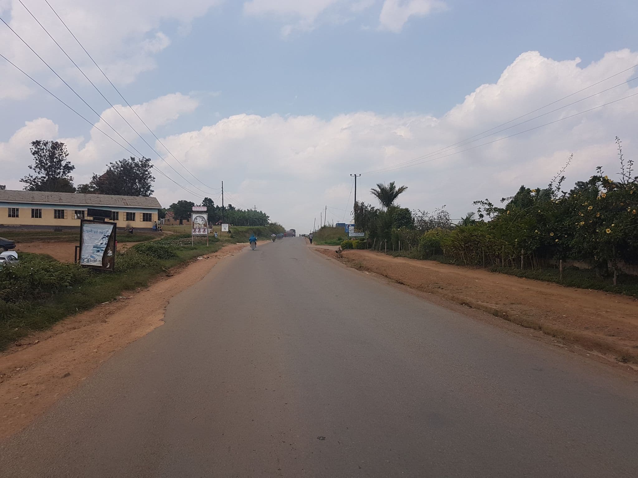 Street view near Crane Resort Hotel, Ishaka — © shamillah (CC BY-SA · Mapillary)