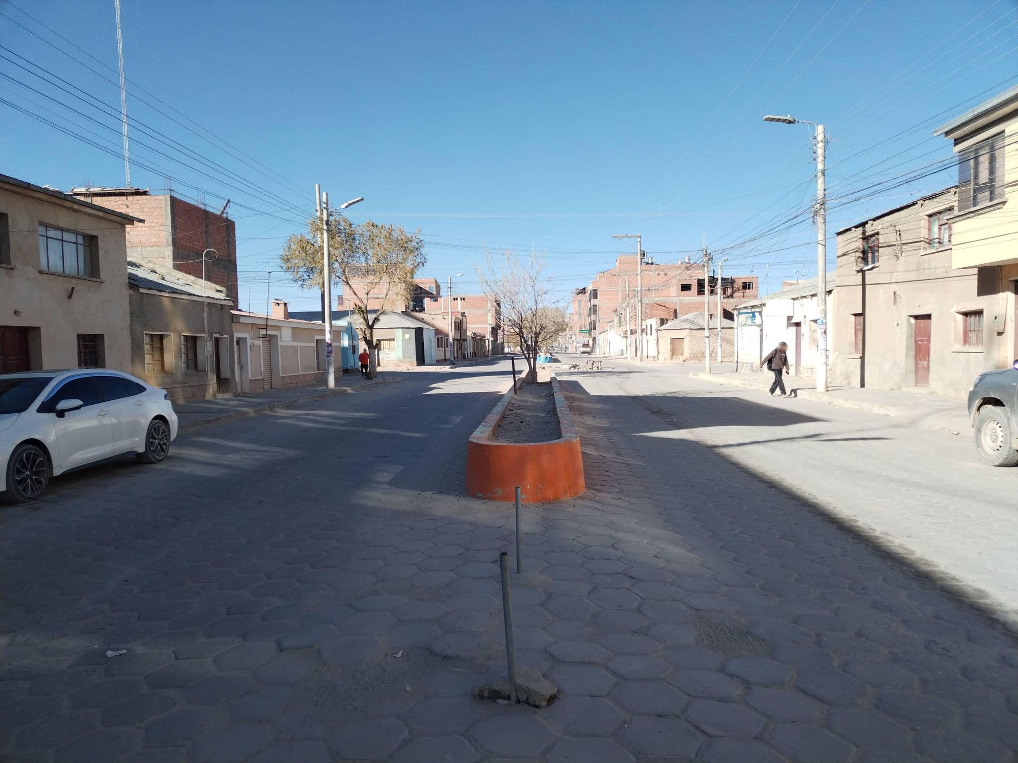 Street view near Hoteles Rusticos Jardines, Uyuni — © OsvaldoAlvarez (CC BY-SA · Mapillary)