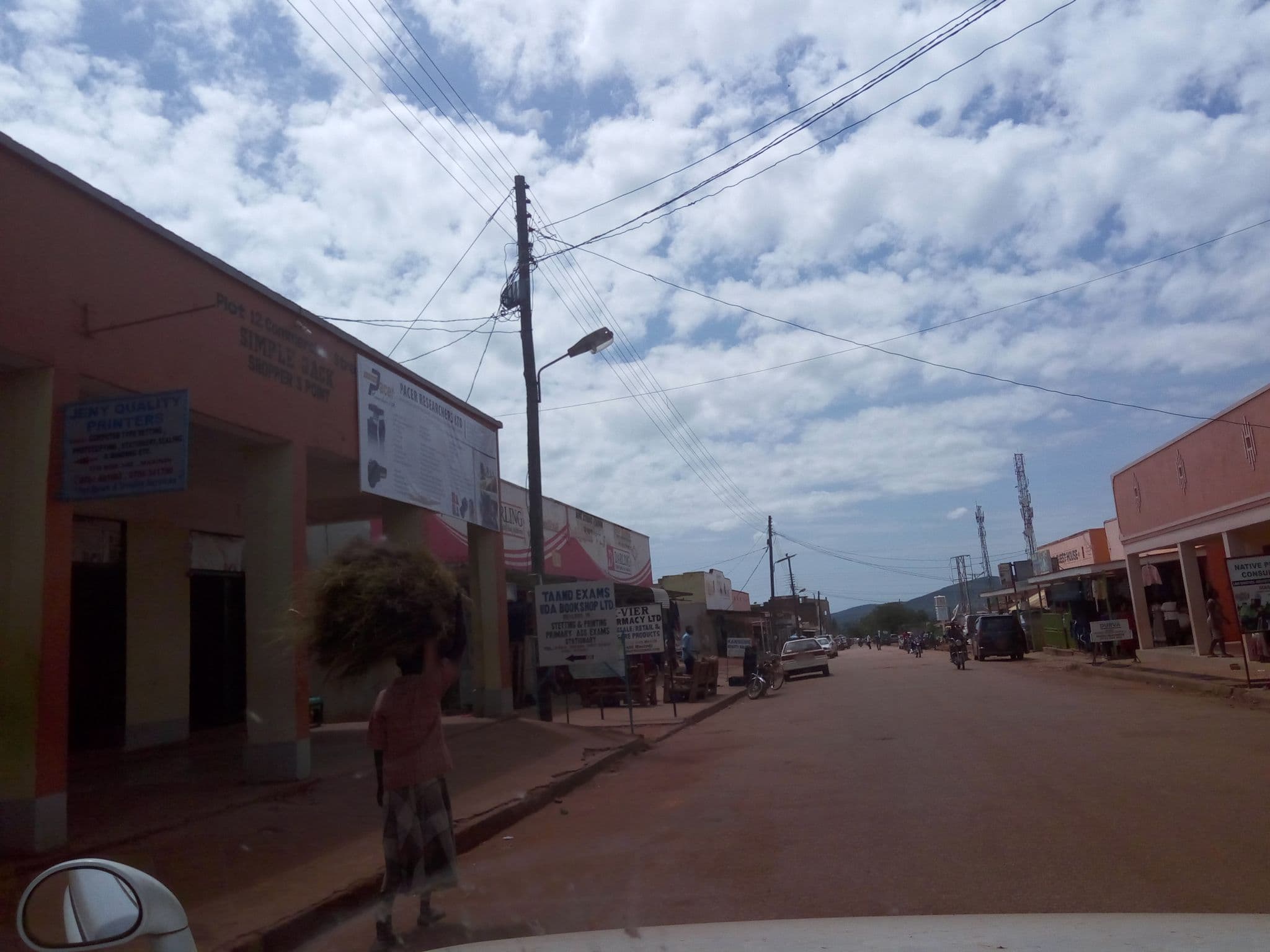 Street view near Tavern, Masindi — © jozef020 (CC BY-SA · Mapillary)
