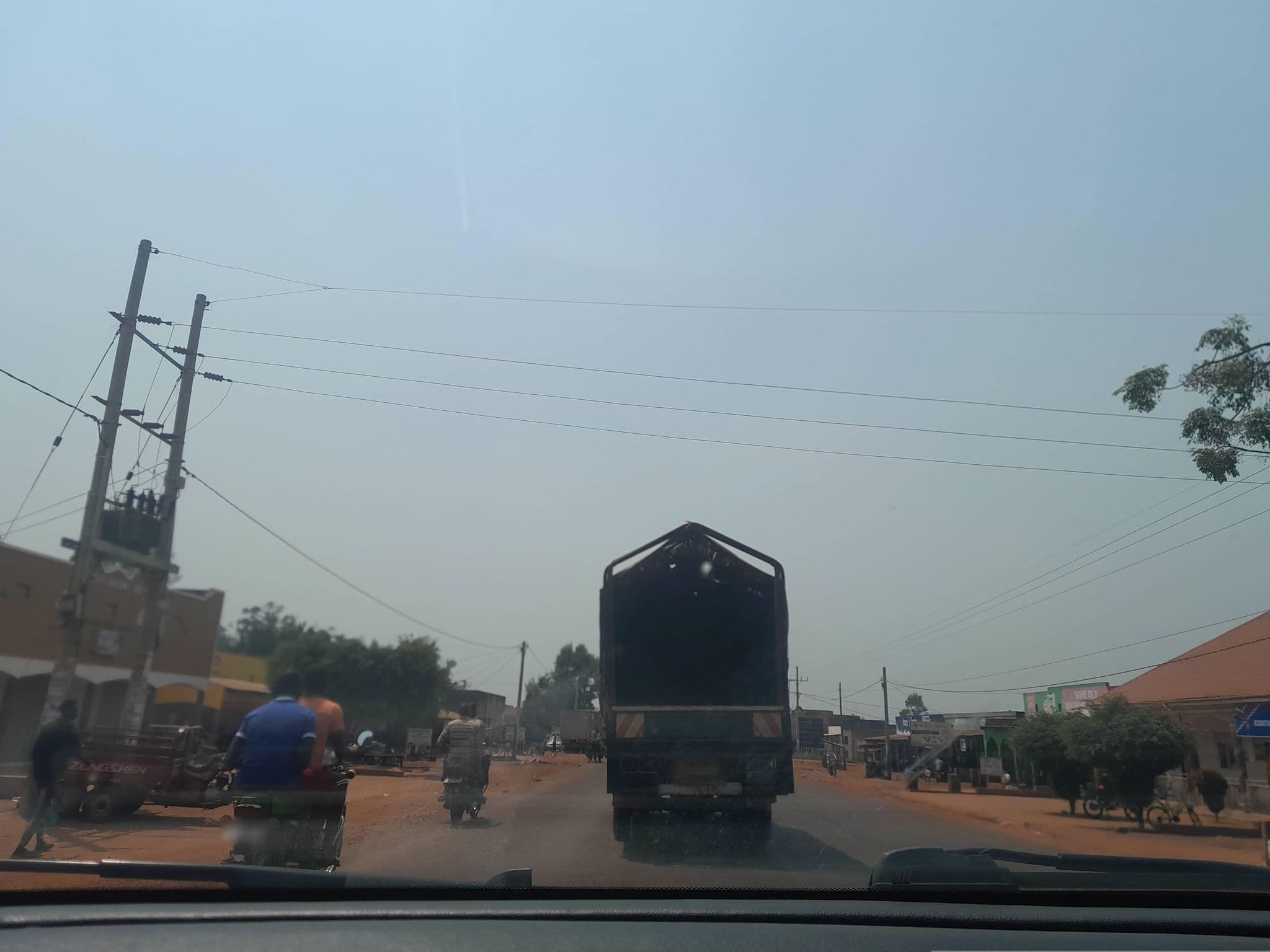 Street view near Queens Cave Guesthouse, Kiryandongo Refugee Camp — © bagonzars (CC BY-SA · Mapillary)