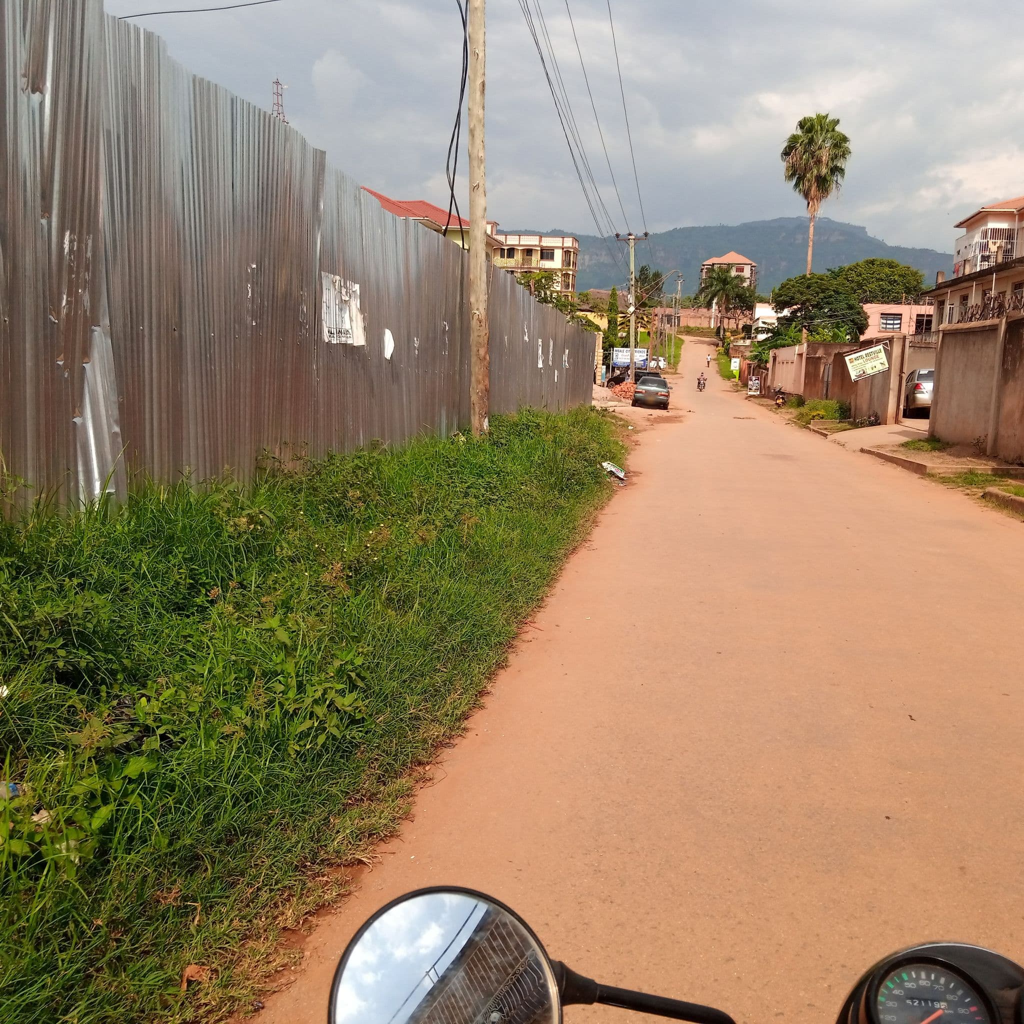 Street view near Hotel Restville Lounge, Mbale — © evlyntumwah (CC BY-SA · Mapillary)