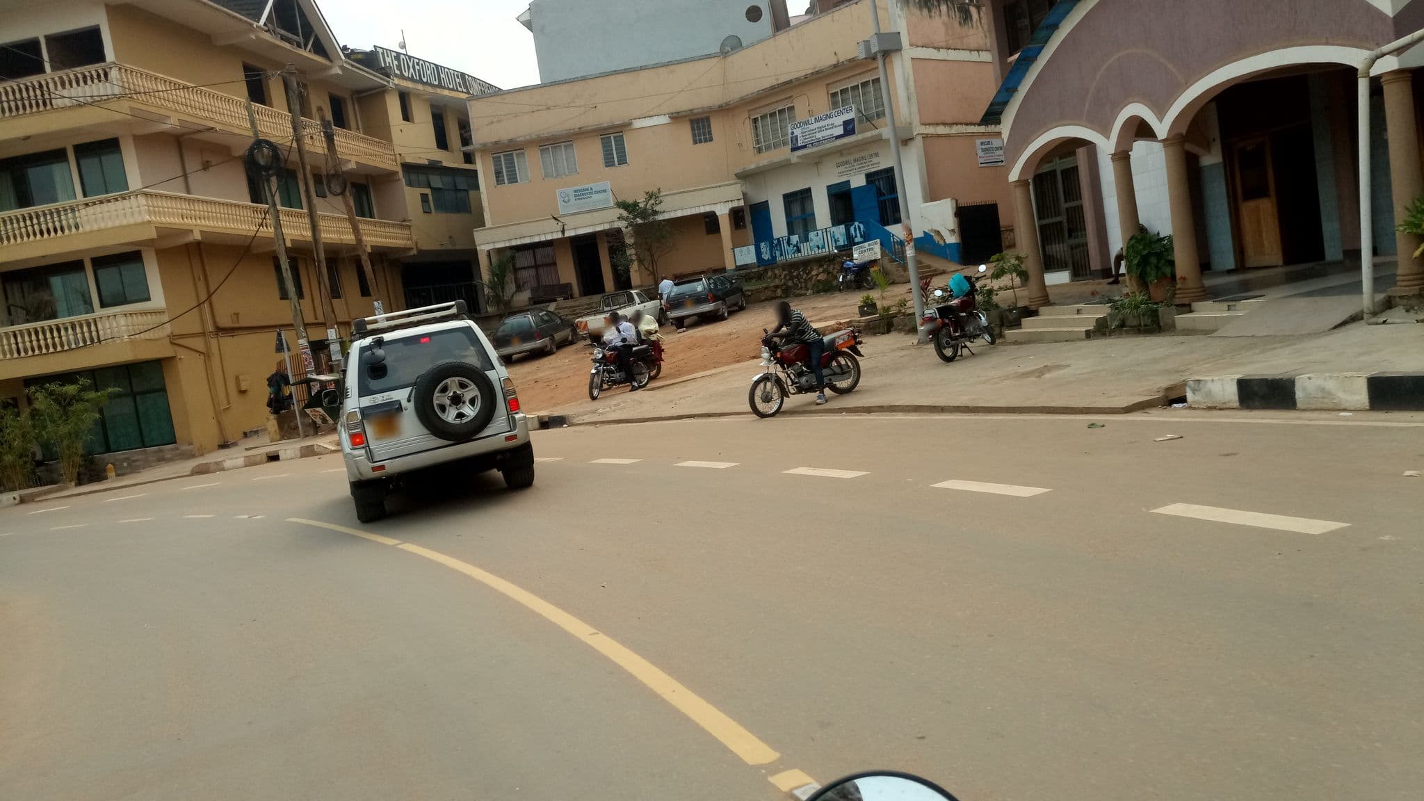 Street view near Pelican Hotel, Mbarara — © ngumenawesamson (CC BY-SA · Mapillary)