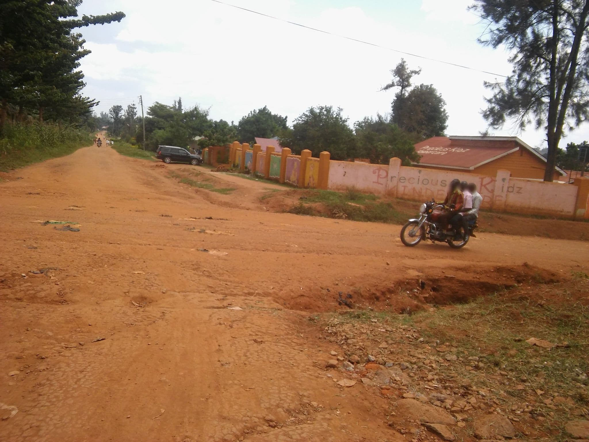 Street view near Viola hotel, Mbale — © hills95 (CC BY-SA · Mapillary)