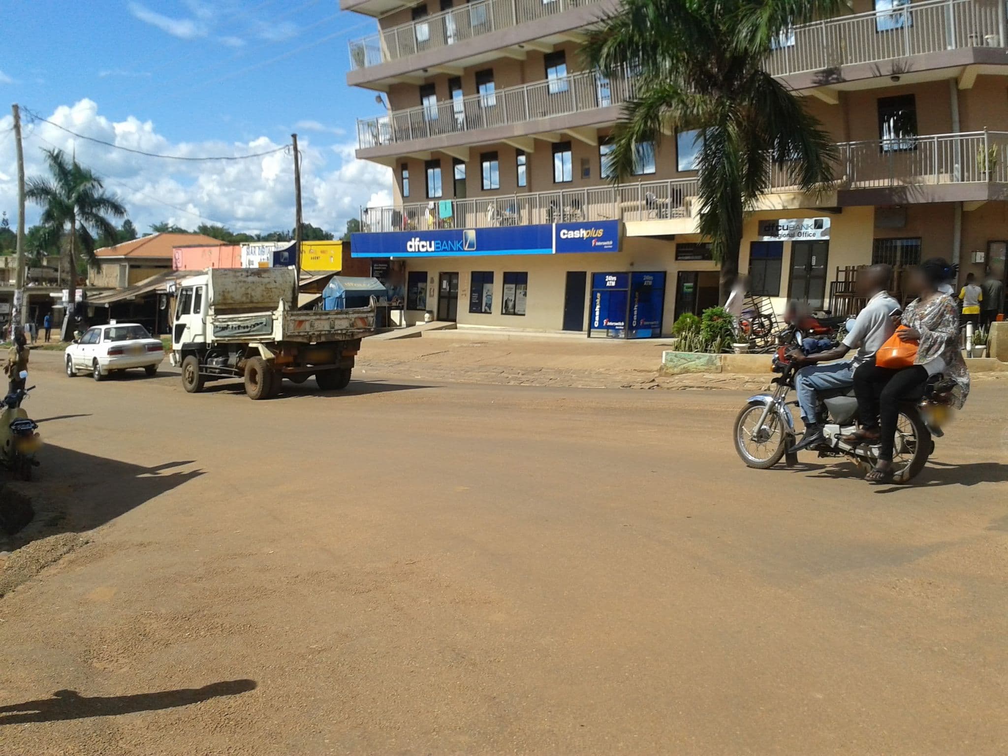 Street view near Deluxe Guest House, Gulu — © juweni (CC BY-SA · Mapillary)