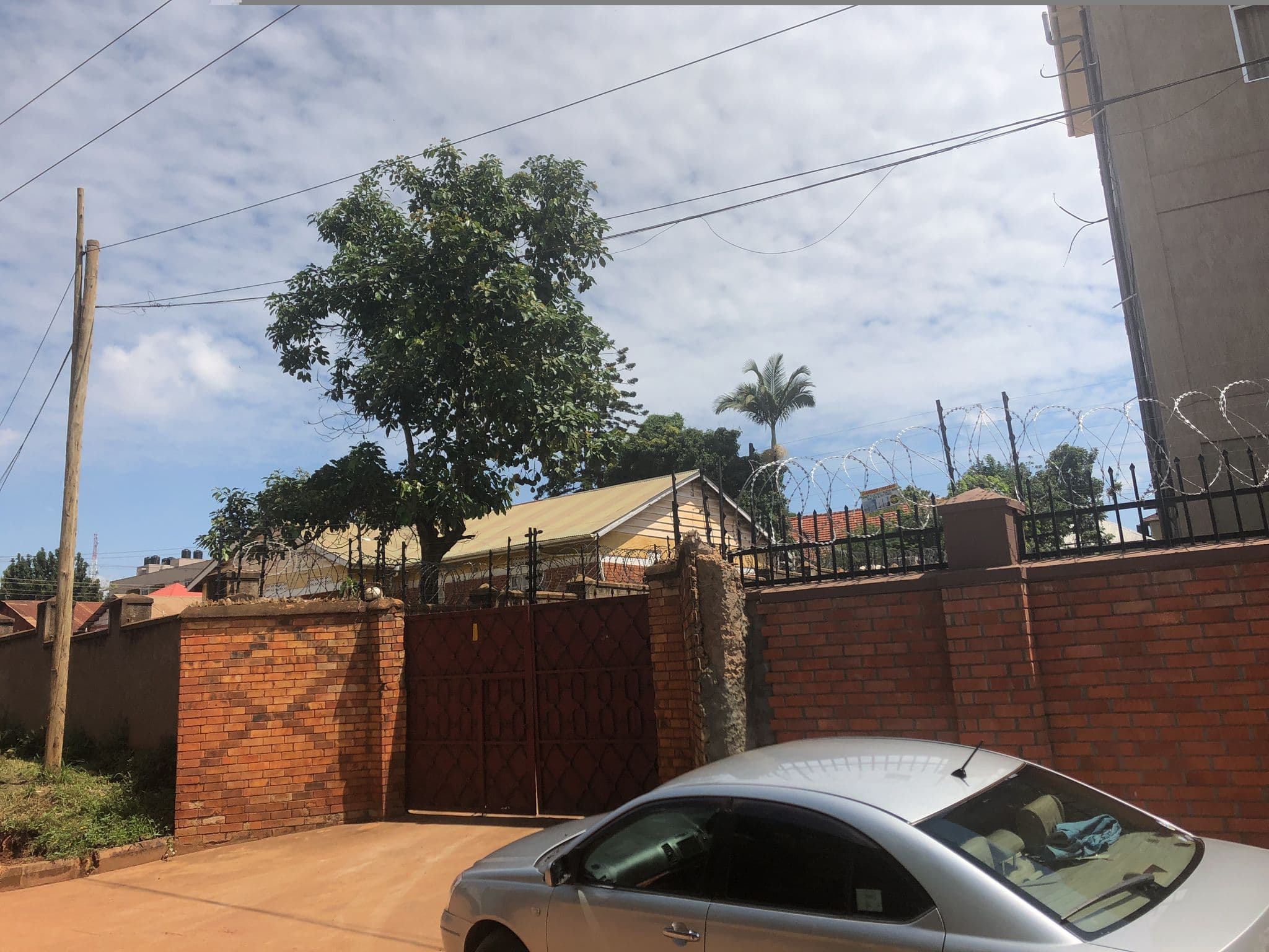 Street view near White Gold Apartments, Kampala