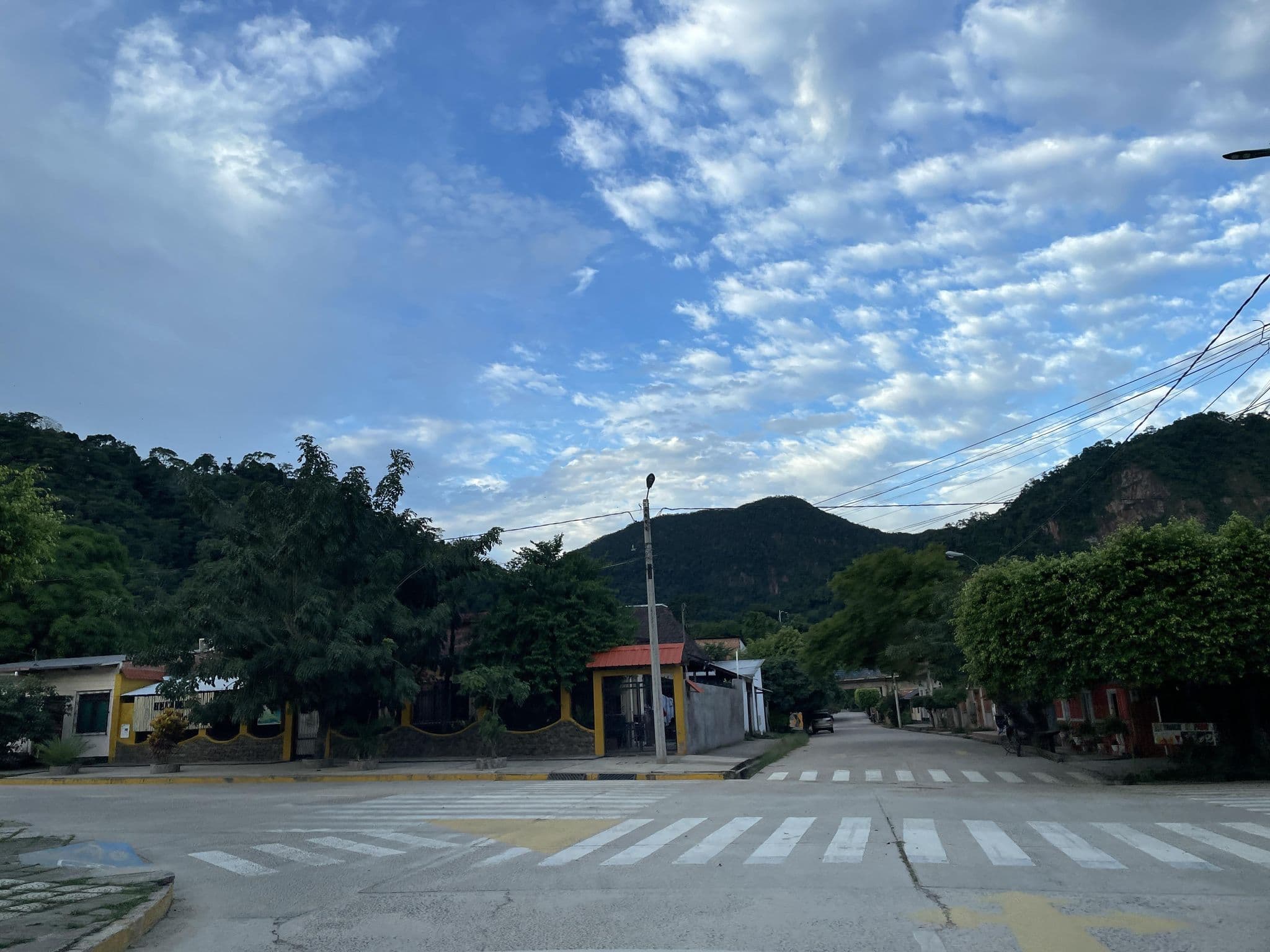 Street view near Círculo de Oficiales del Ejército COE, Rurrenabaque — © cesarc (CC BY-SA · Mapillary)