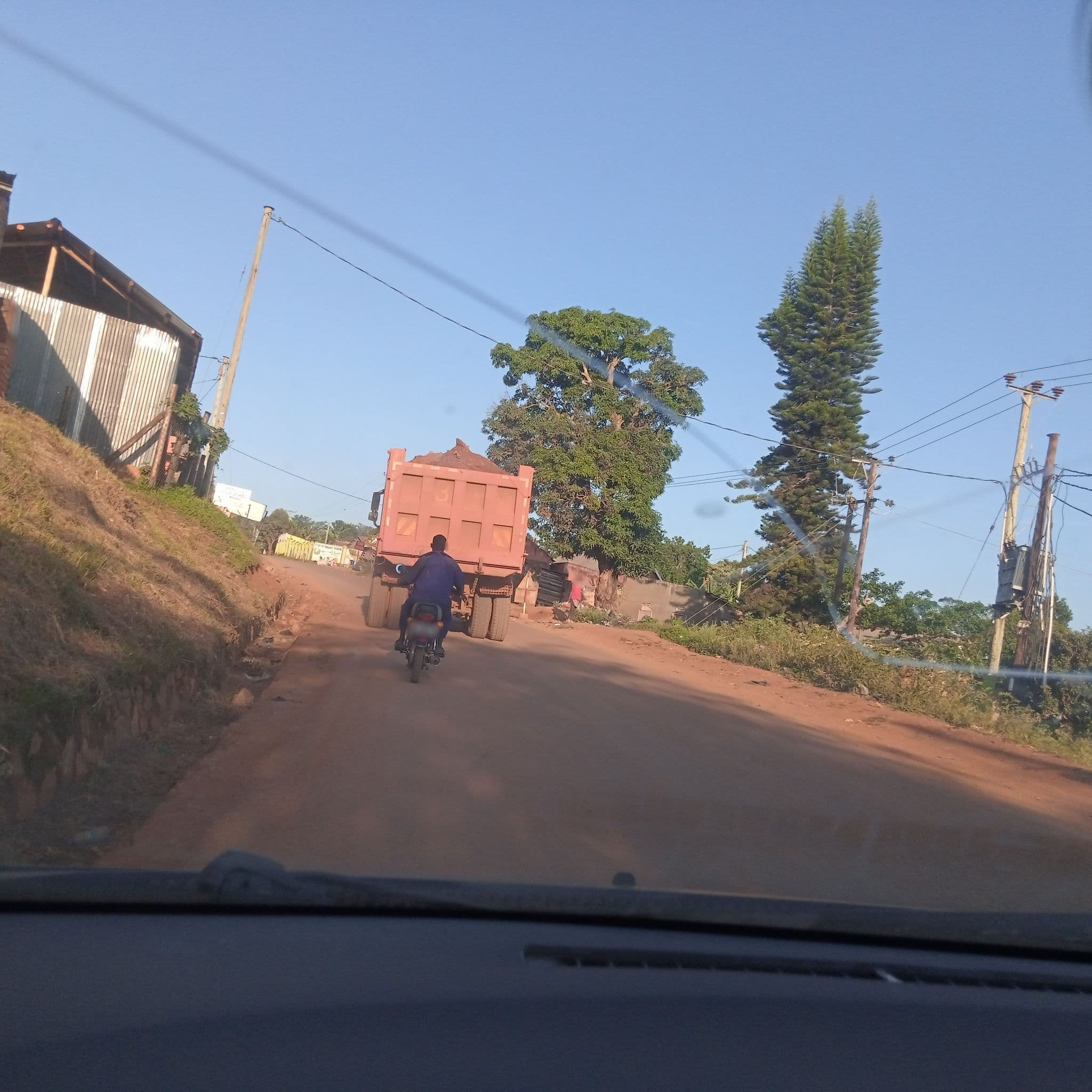Street view near Nakaviba hill Guest house Nyendo Masaka, Masaka — © ngumenawesamson (CC BY-SA · Mapillary)