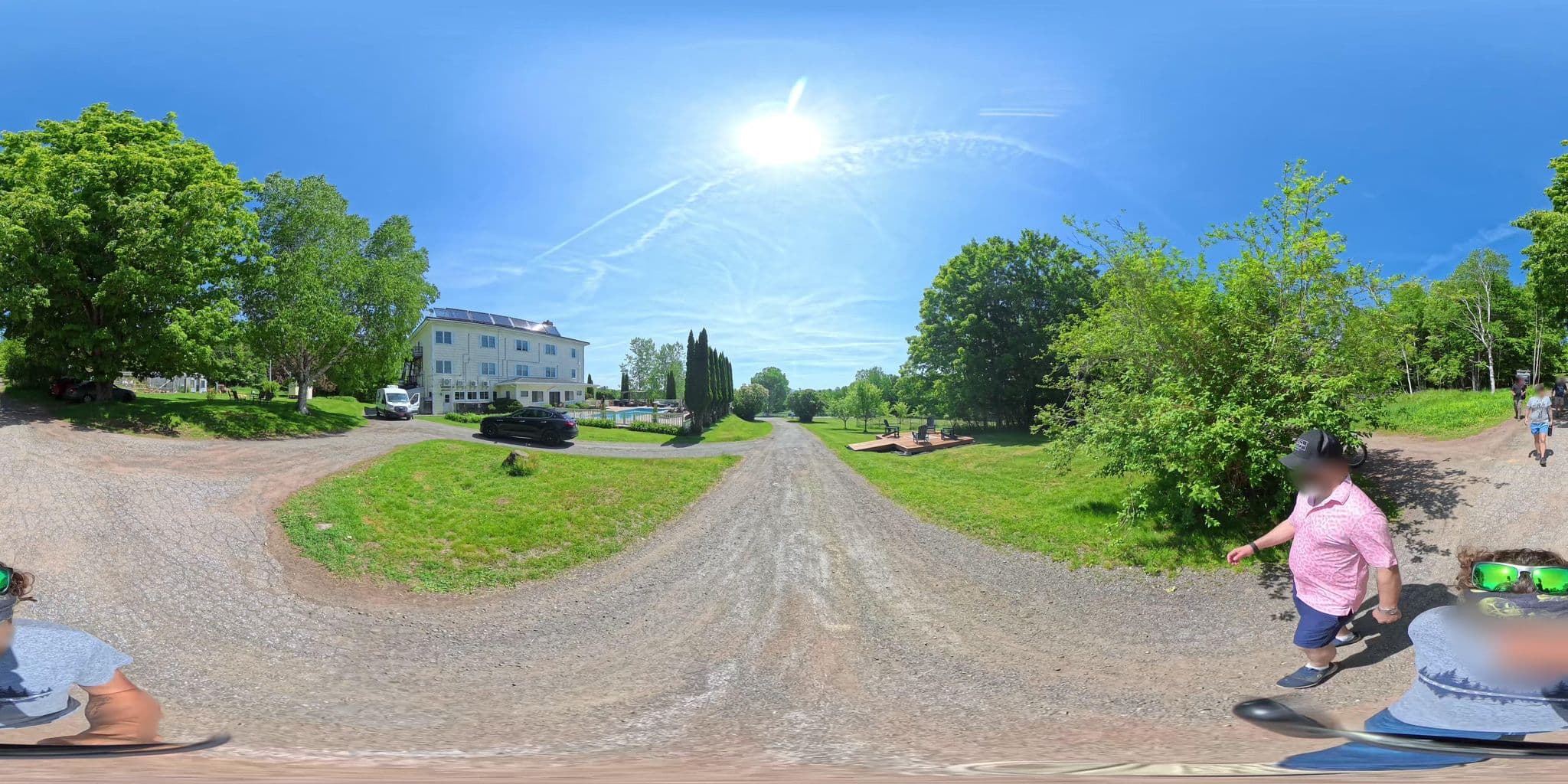 Street view near Rossmount Inn, Calais — © Eric_Langin (CC BY-SA · Mapillary)