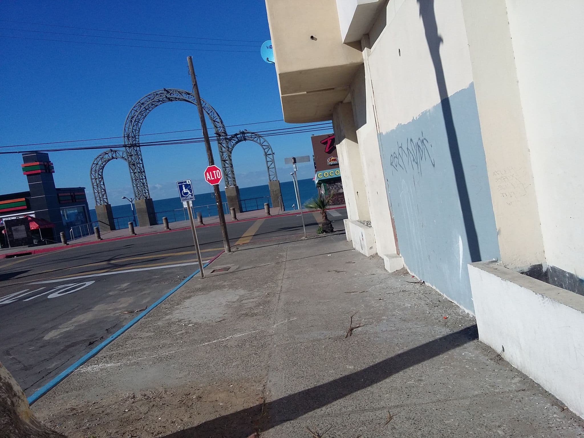 Street view near Hotel Jatay, Imperial Beach — © luzmargaritas (CC BY-SA · Mapillary)