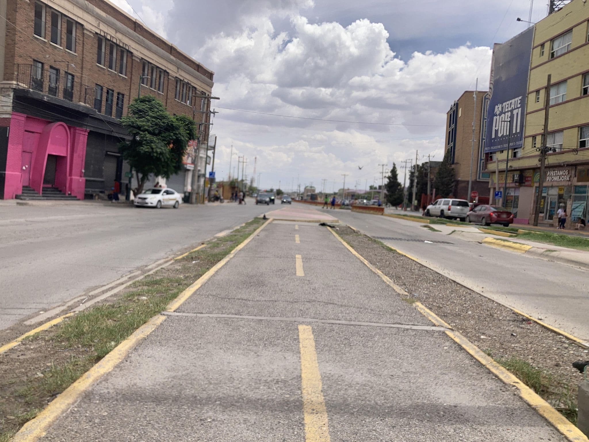 Street view near Korachi, El Paso