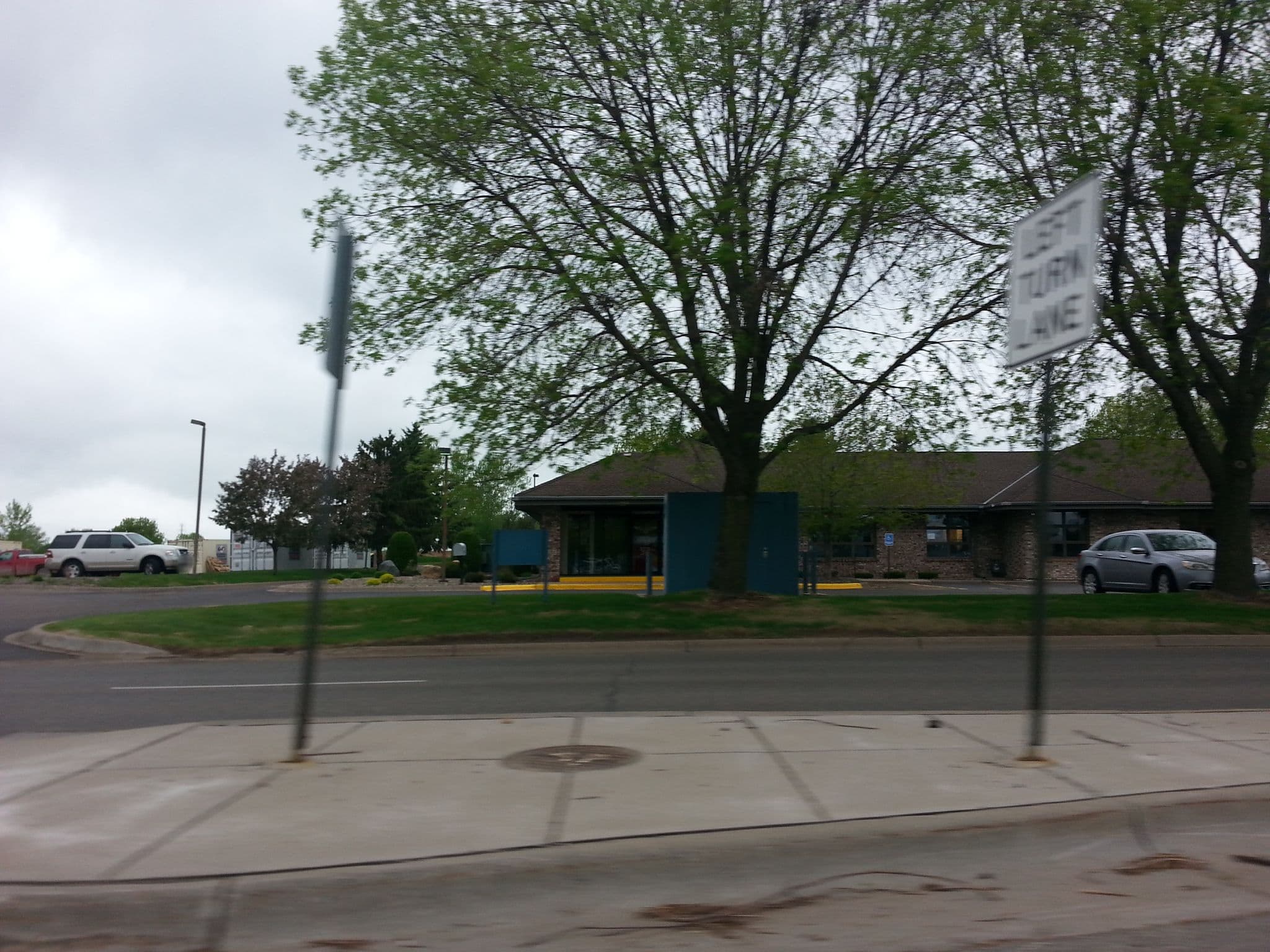 Street view near Holiday Inn Express, Oak Park Heights — © allen (CC BY-SA · Mapillary)
