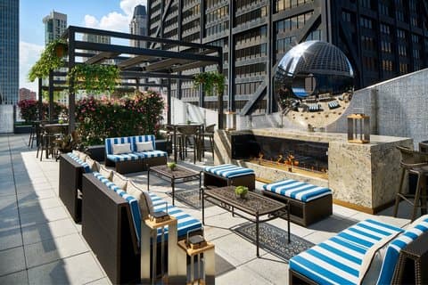 The Ritz-Carlton Chicago, Hotel in Near North Side