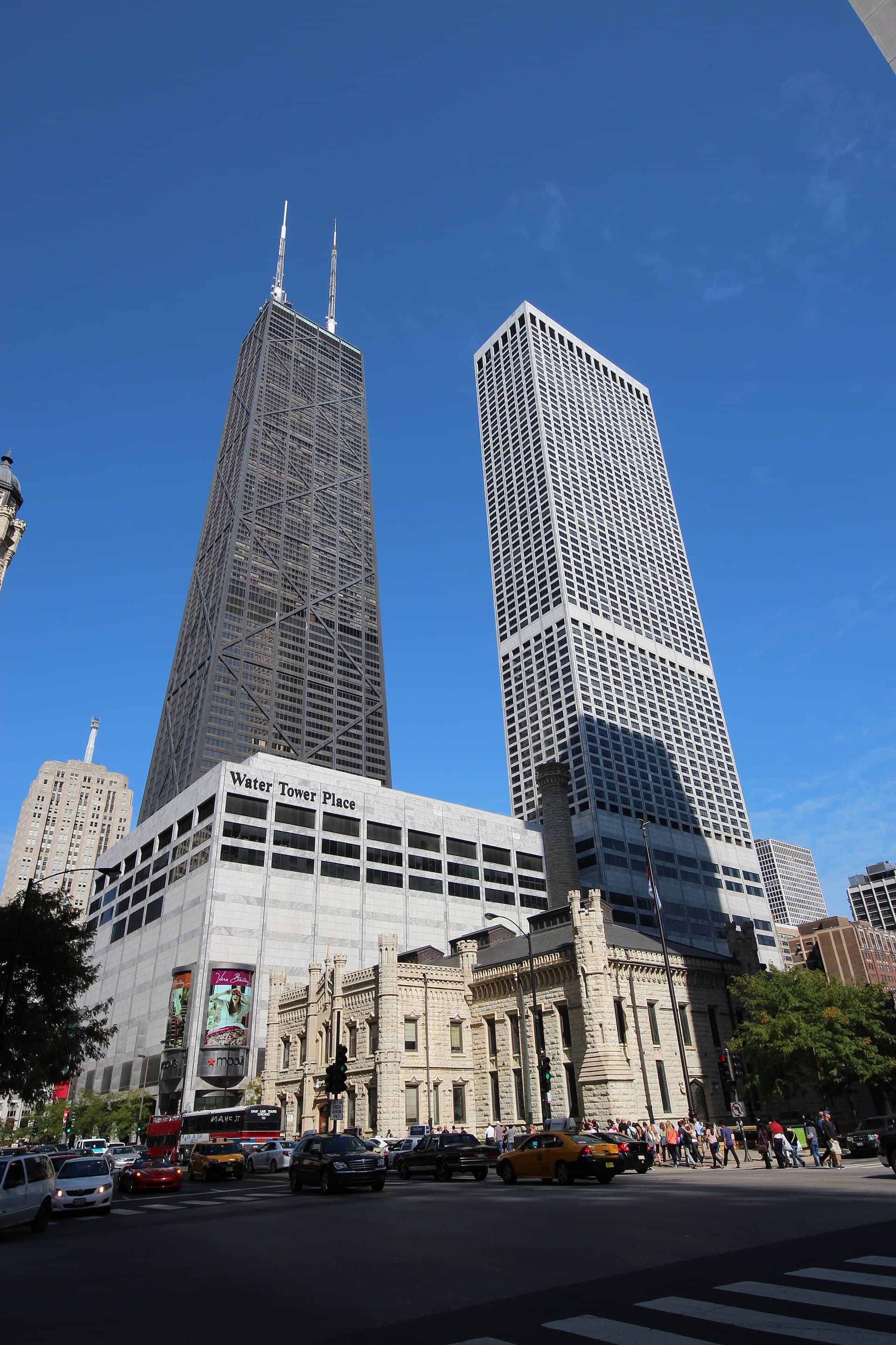The Ritz-Carlton Chicago (via Wikimedia Commons, CC BY-SA 3.0)