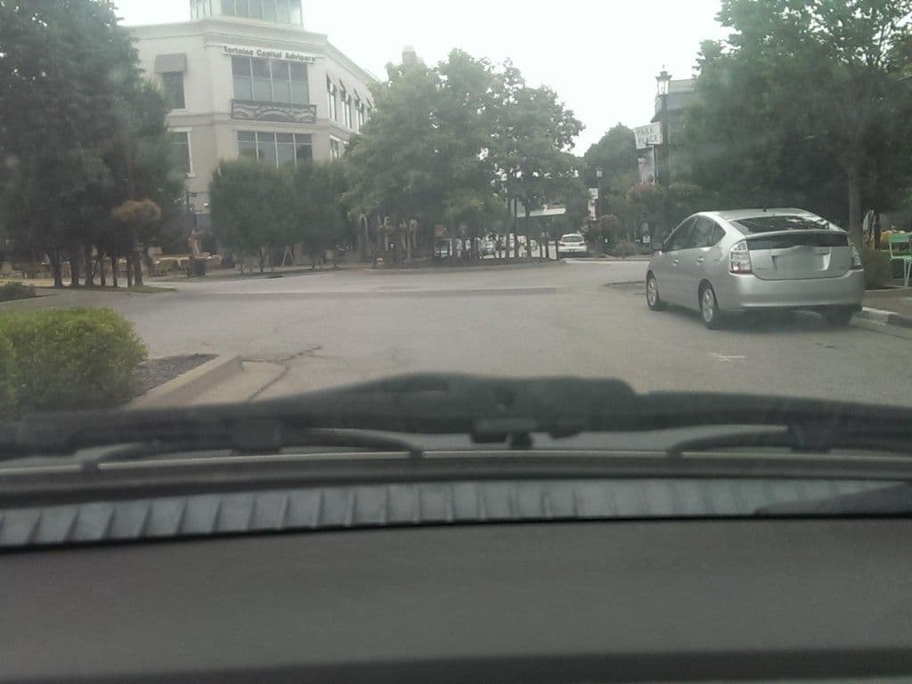 Street view near Aloft, Leawood — © teslas_moustache (CC BY-SA · Mapillary)