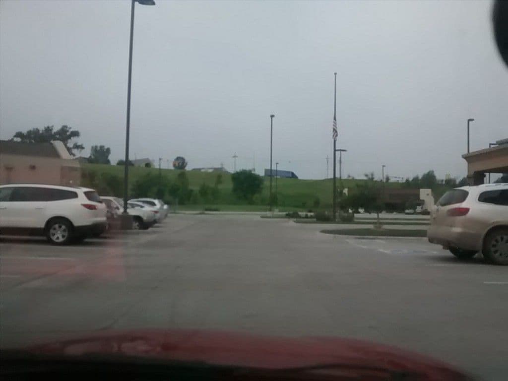 Street view near Hampton, Offutt Air Force Base — © midnightcomm (CC BY-SA · Mapillary)