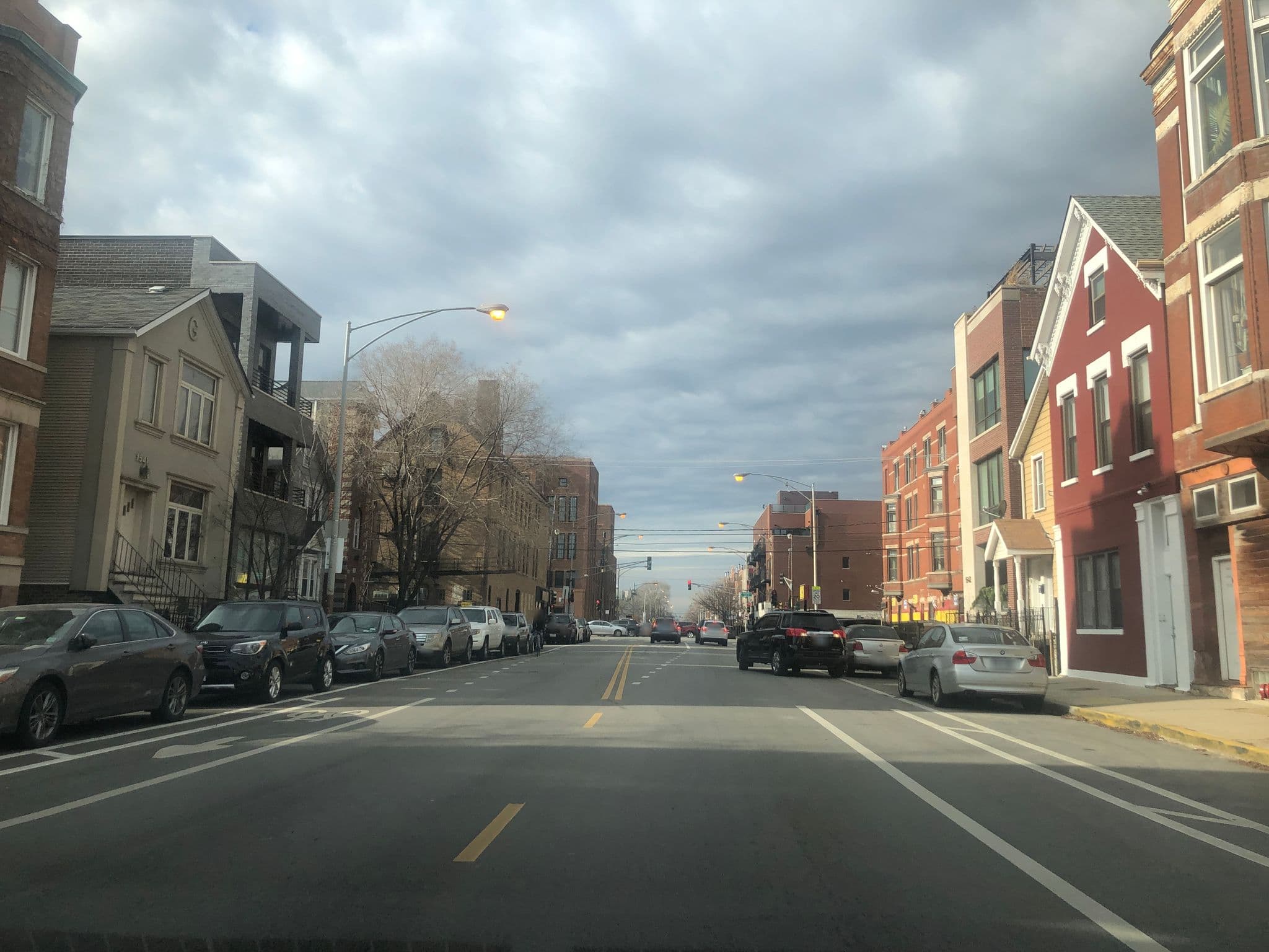 Street view near Alexandra's place, West Town — © glendachagas (CC BY-SA · Mapillary)
