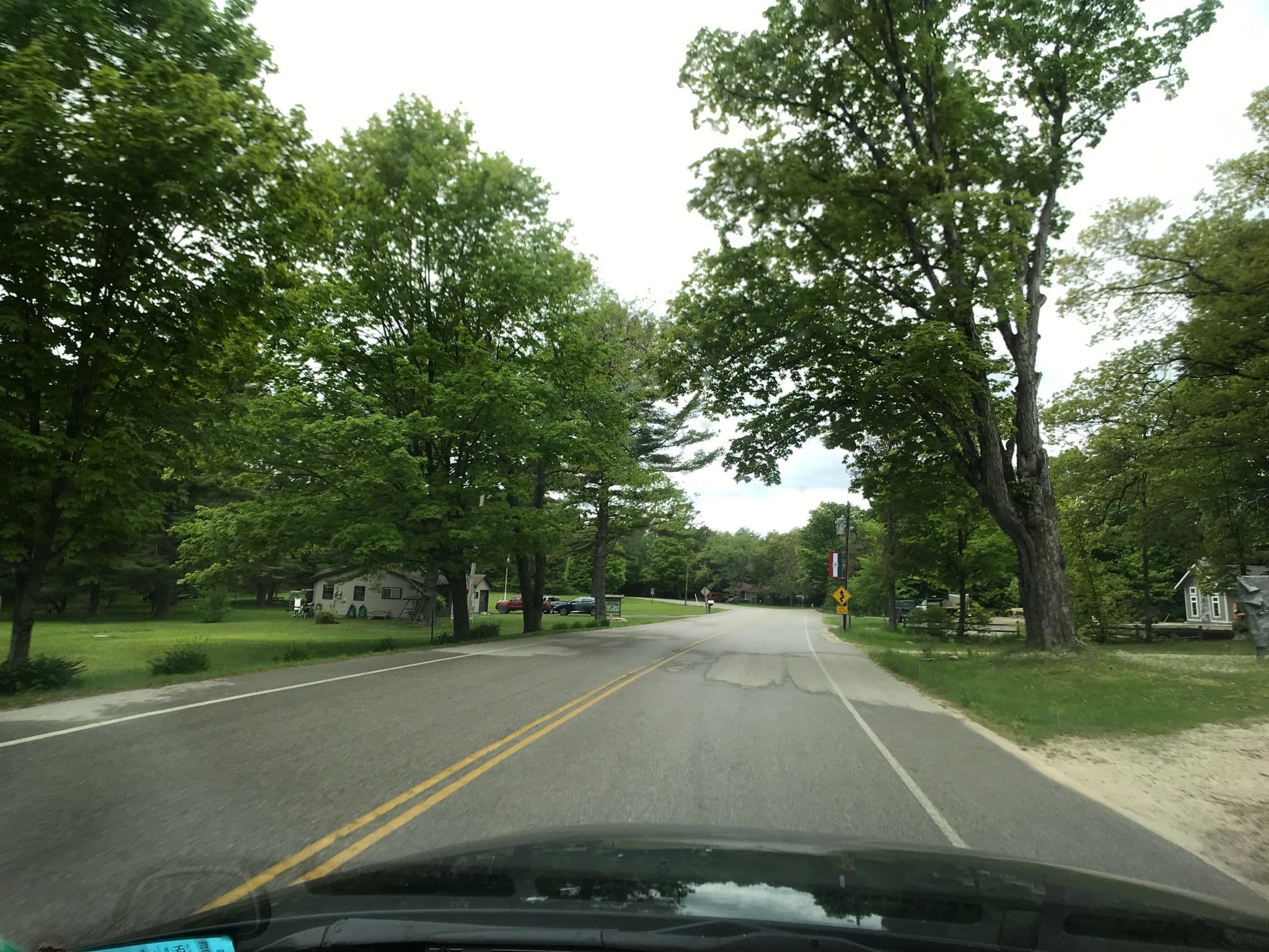 Street view near Dor Cros Inn, Escanaba — © theman (CC BY-SA · Mapillary)