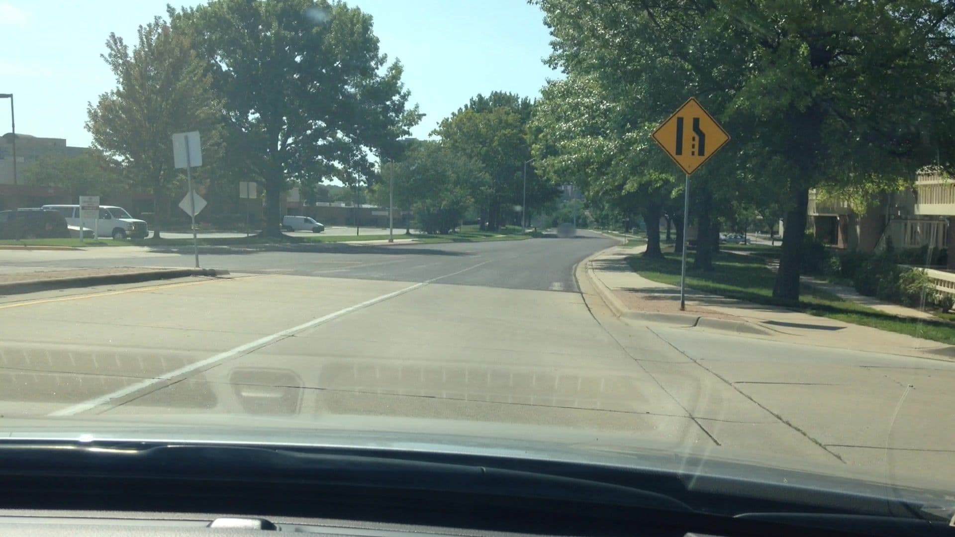Street view near Chase Suite Hotel Overland Park, Leawood — © lvl5 (CC BY-SA · Mapillary)