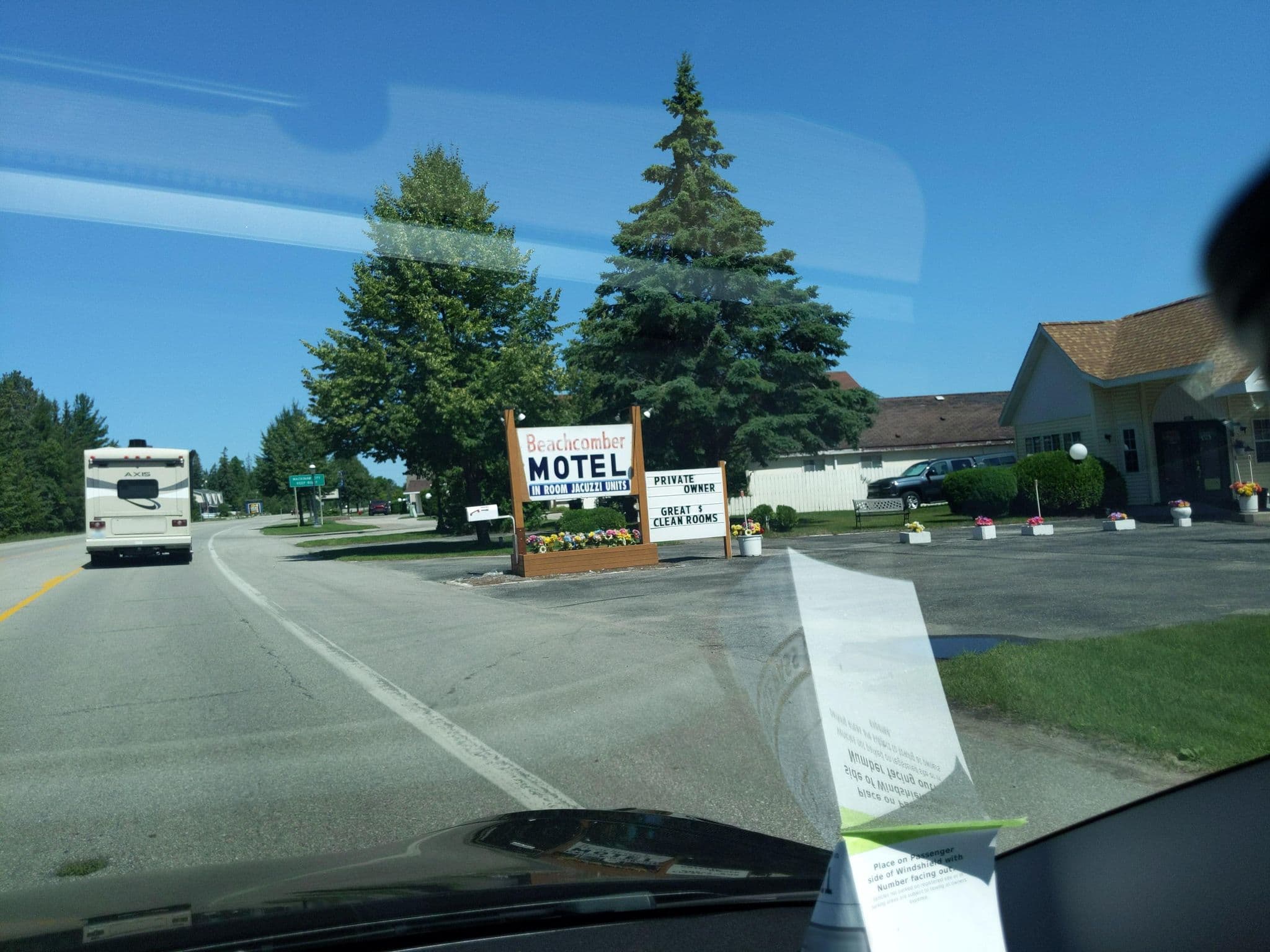 Street view near Beachcomber Motel on the Water, Saint Ignace