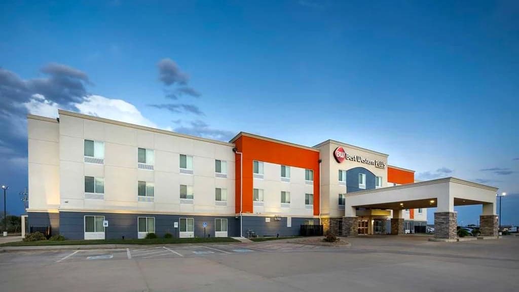 Best Western Plus, Hotel in Pratt