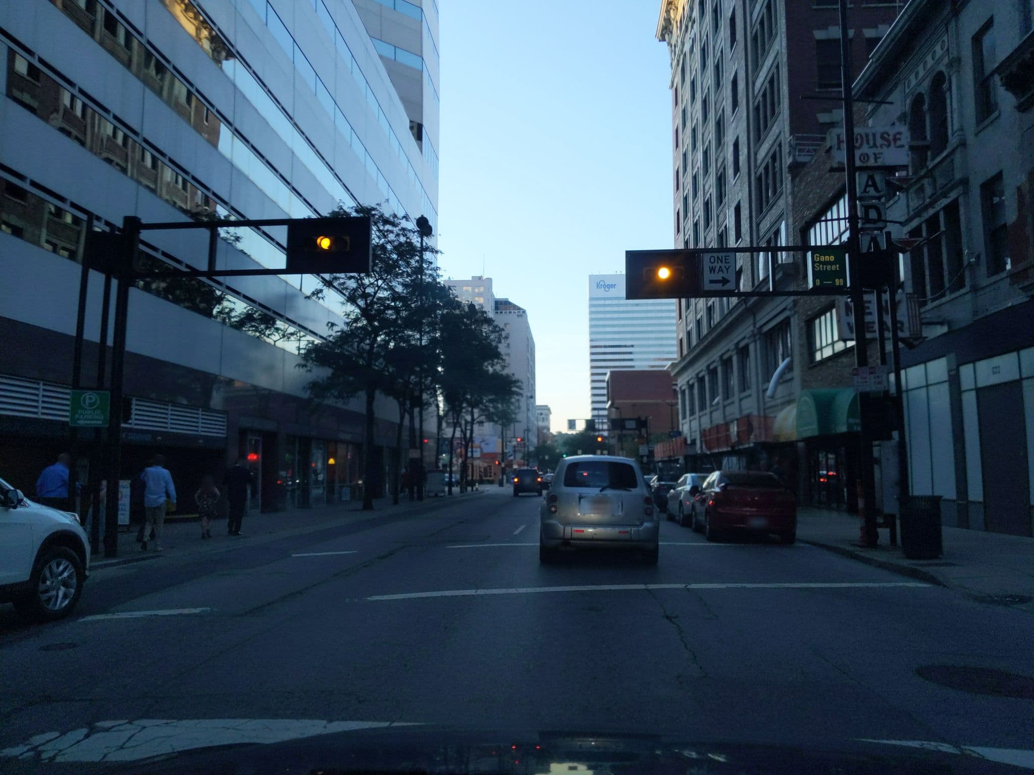 Street view near Hampton Inn & Suites, Covington — © realadamp (CC BY-SA · Mapillary)