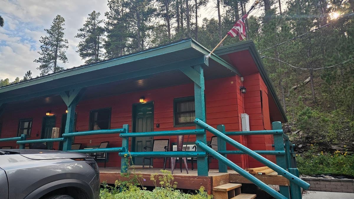 Ponderosa Pines Inn & Cabins, Guesthouse in Lead