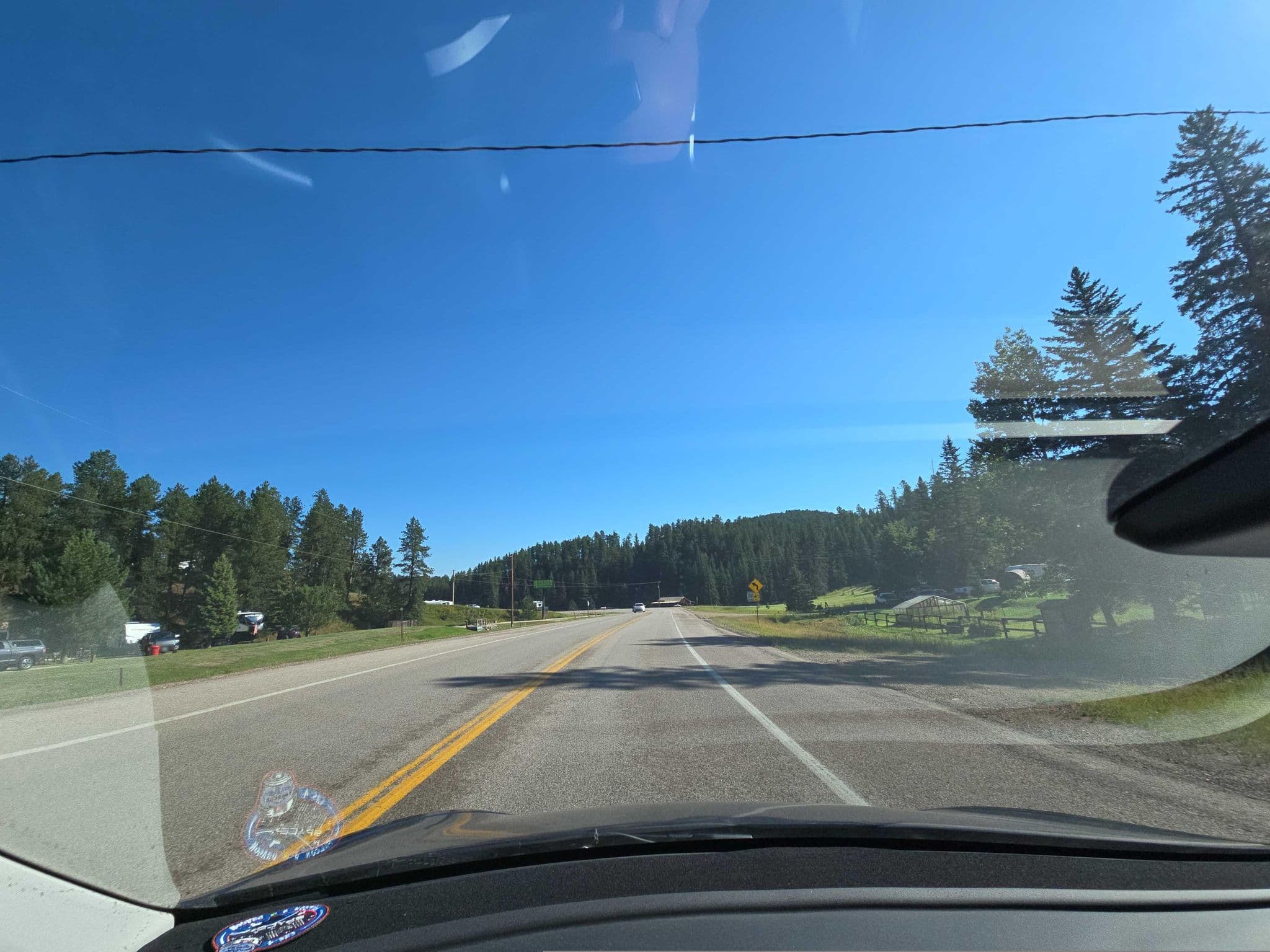 Street view near Creekside, Lead — © Montrose_Lyle (CC BY-SA · Mapillary)