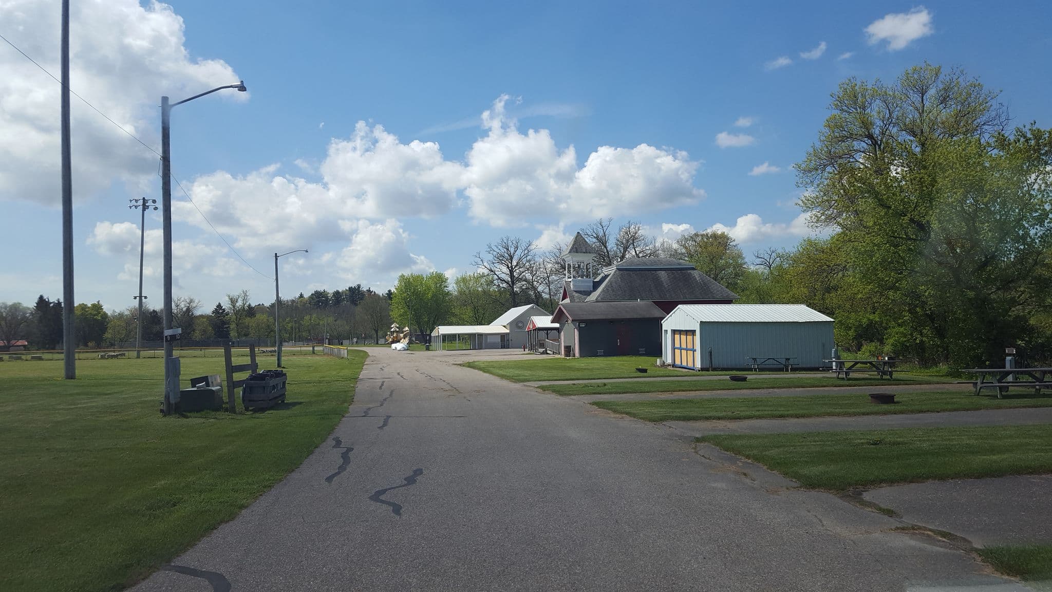 Street view near E.O. Schultz City Park, Mauston — © jbthemilker (CC BY-SA · Mapillary)