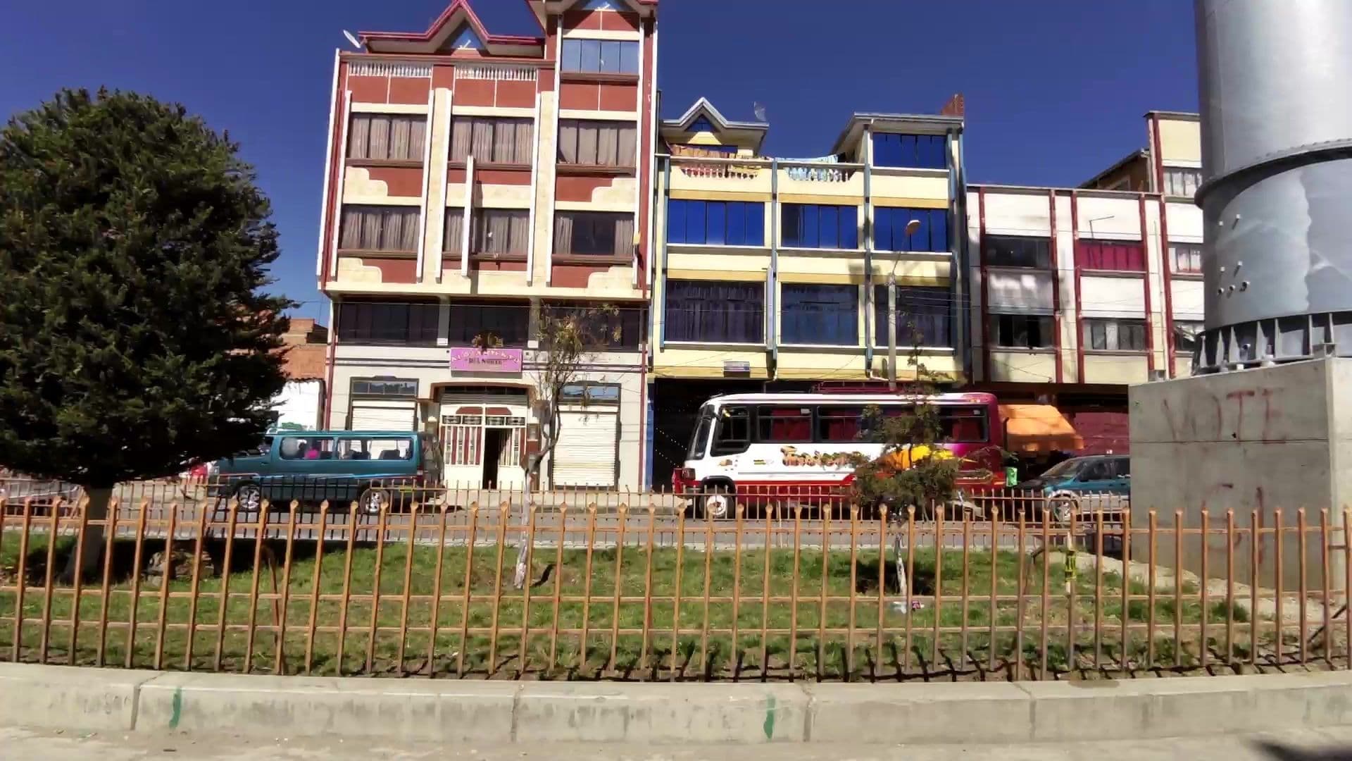Street view near Alojamiento DEL NORTE, La Paz