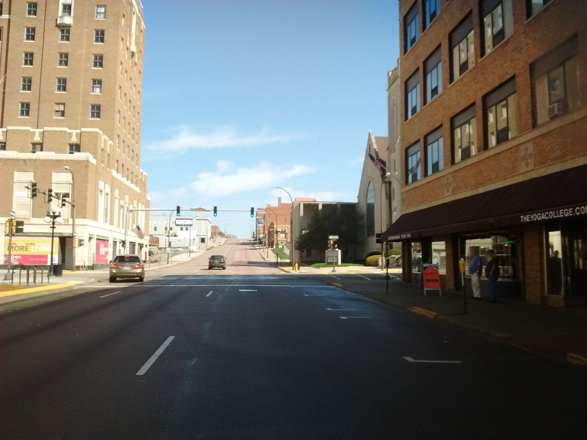 Street view near Bluebird Flats, Sioux City — © kylegates (CC BY-SA · Mapillary)