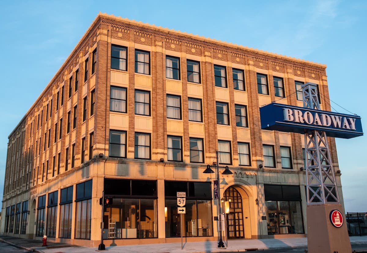 Ariel Broadway Hotel, Hotel in Lorain
