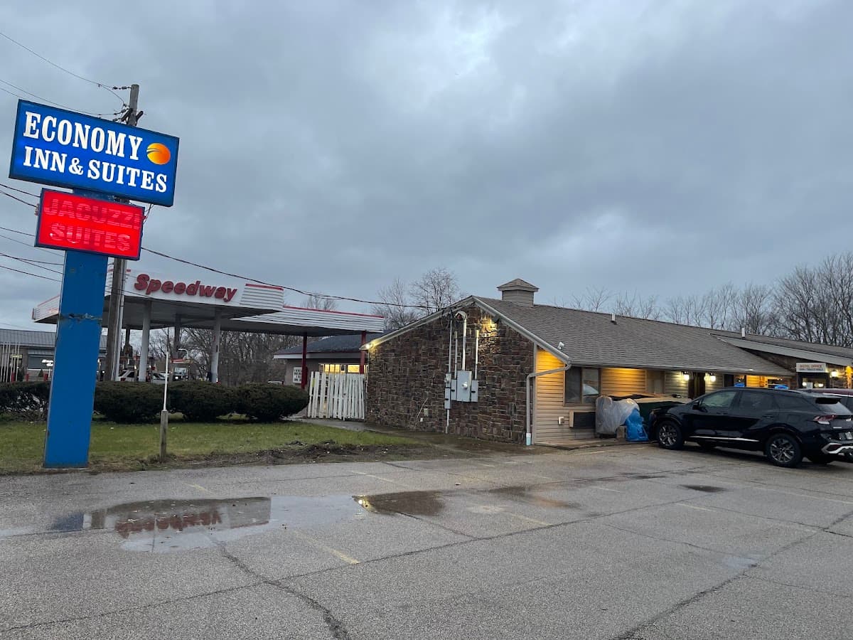 Economy Inn & Suites, Motel in Ashtabula