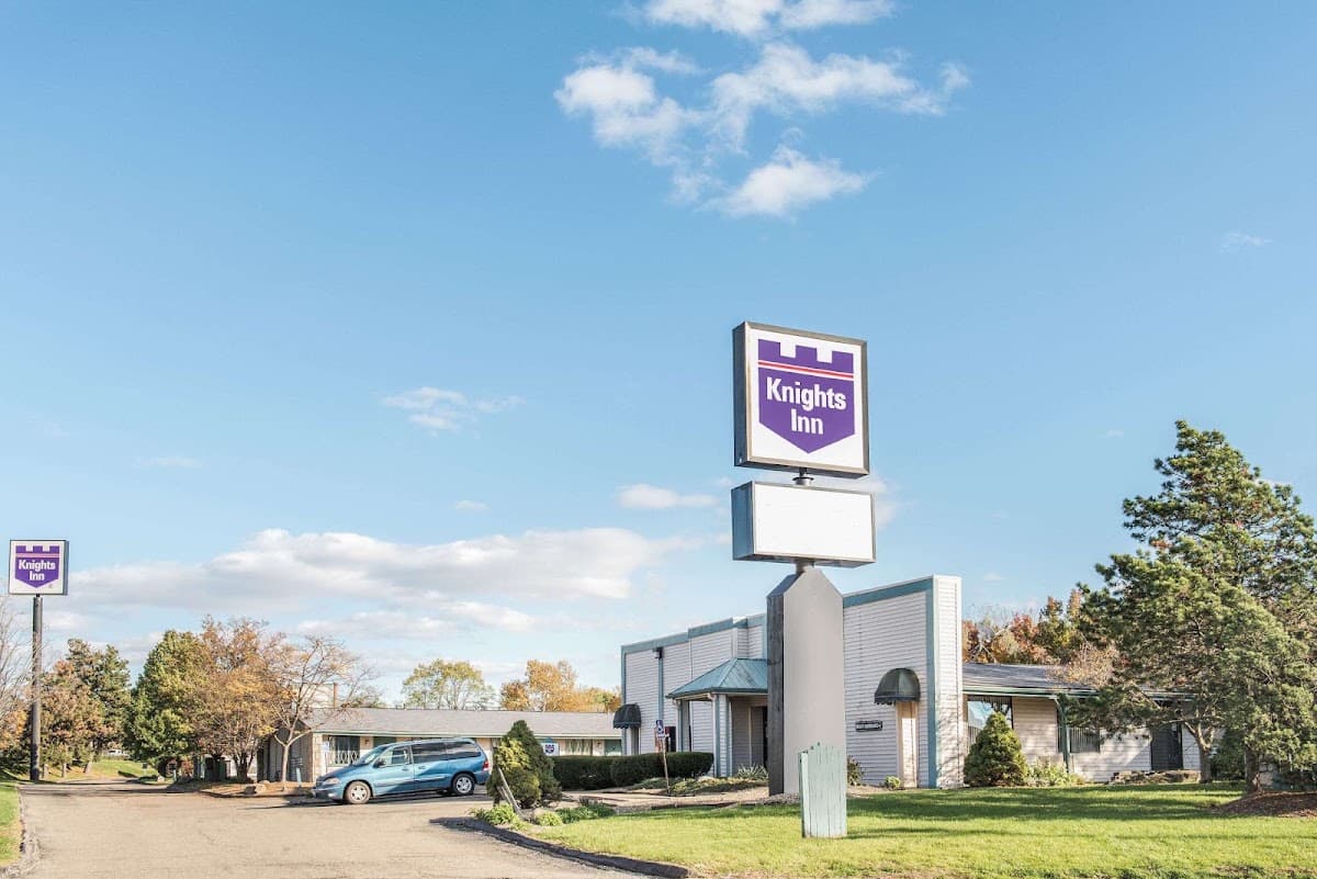 Knights Inn Canton, Hotel in North Canton