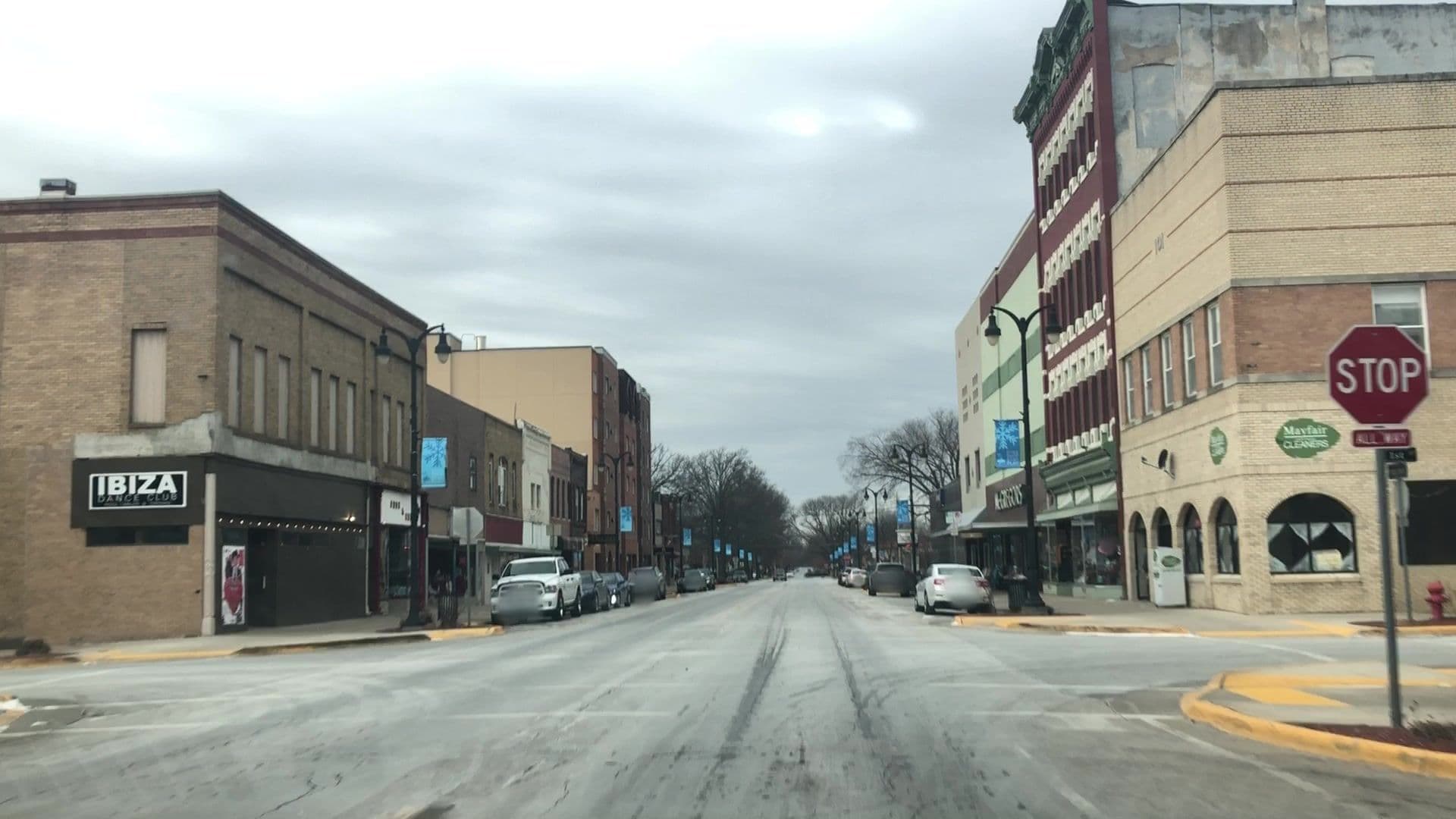 Street view near Tremont on Main, Marshalltown — © lvl5 (CC BY-SA · Mapillary)