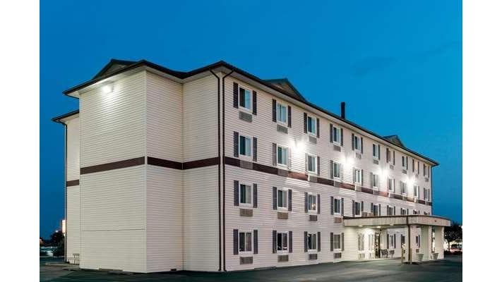 Super 8 by Wyndham Springfield East, Motel in Southern View