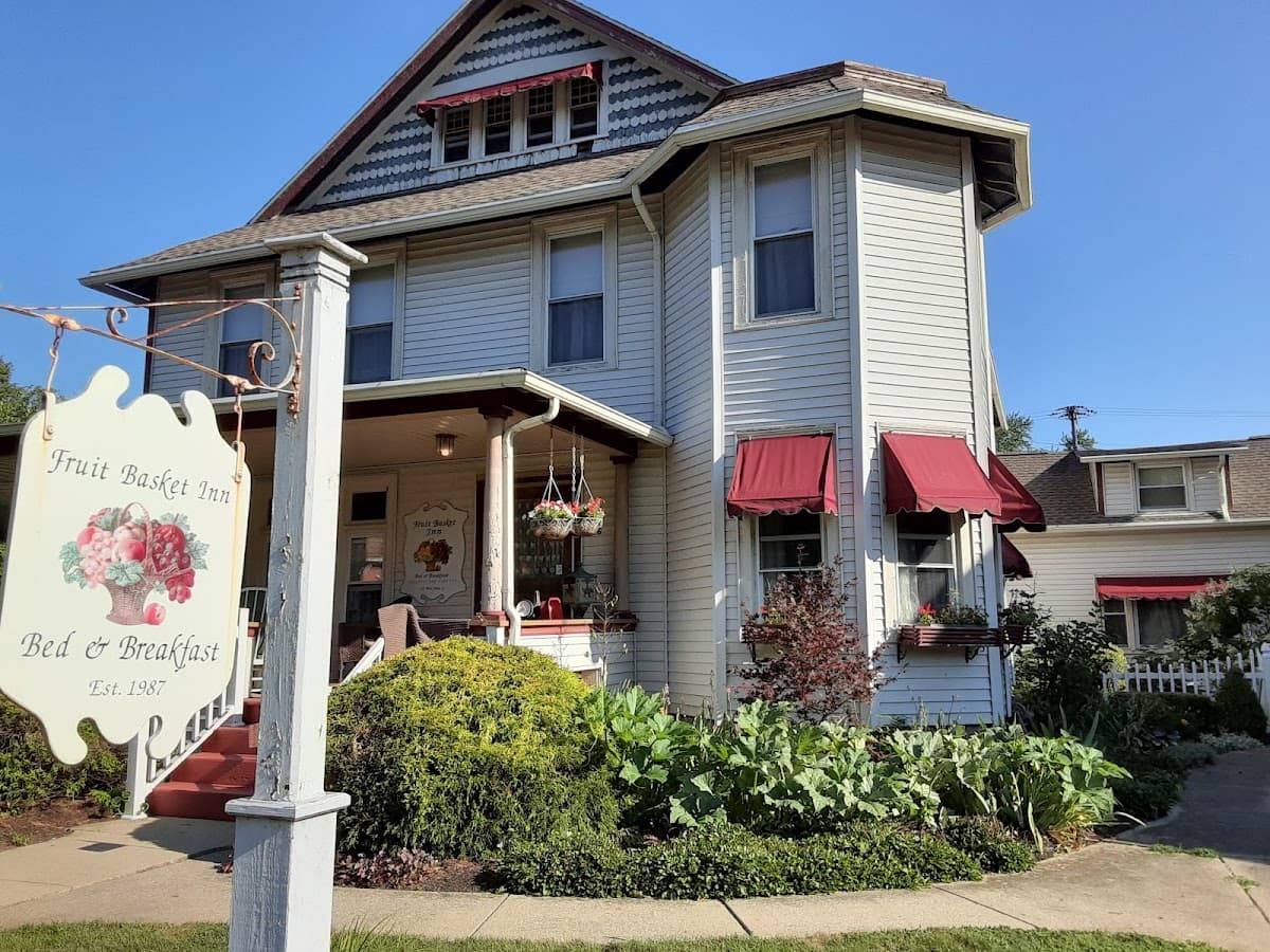 Fruit Basket Inn, Guesthouse in North Manchester
