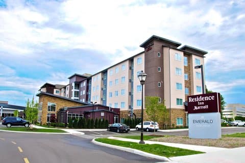 Residence Inn Cleveland Avon at The Emerald Event Center, Hotel in Avon Center