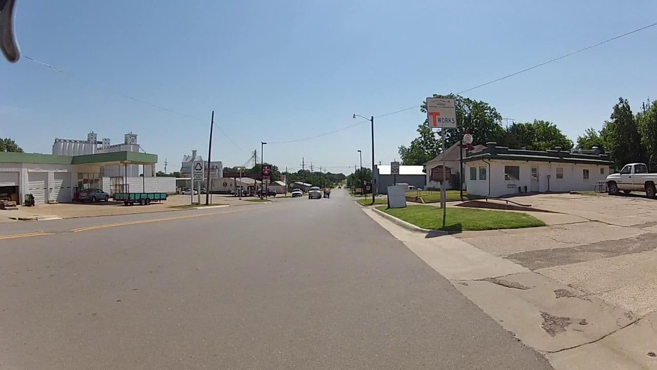 Street view near Caldwell Messenger Suites, Blackwell — © toebee (CC BY-SA · Mapillary)
