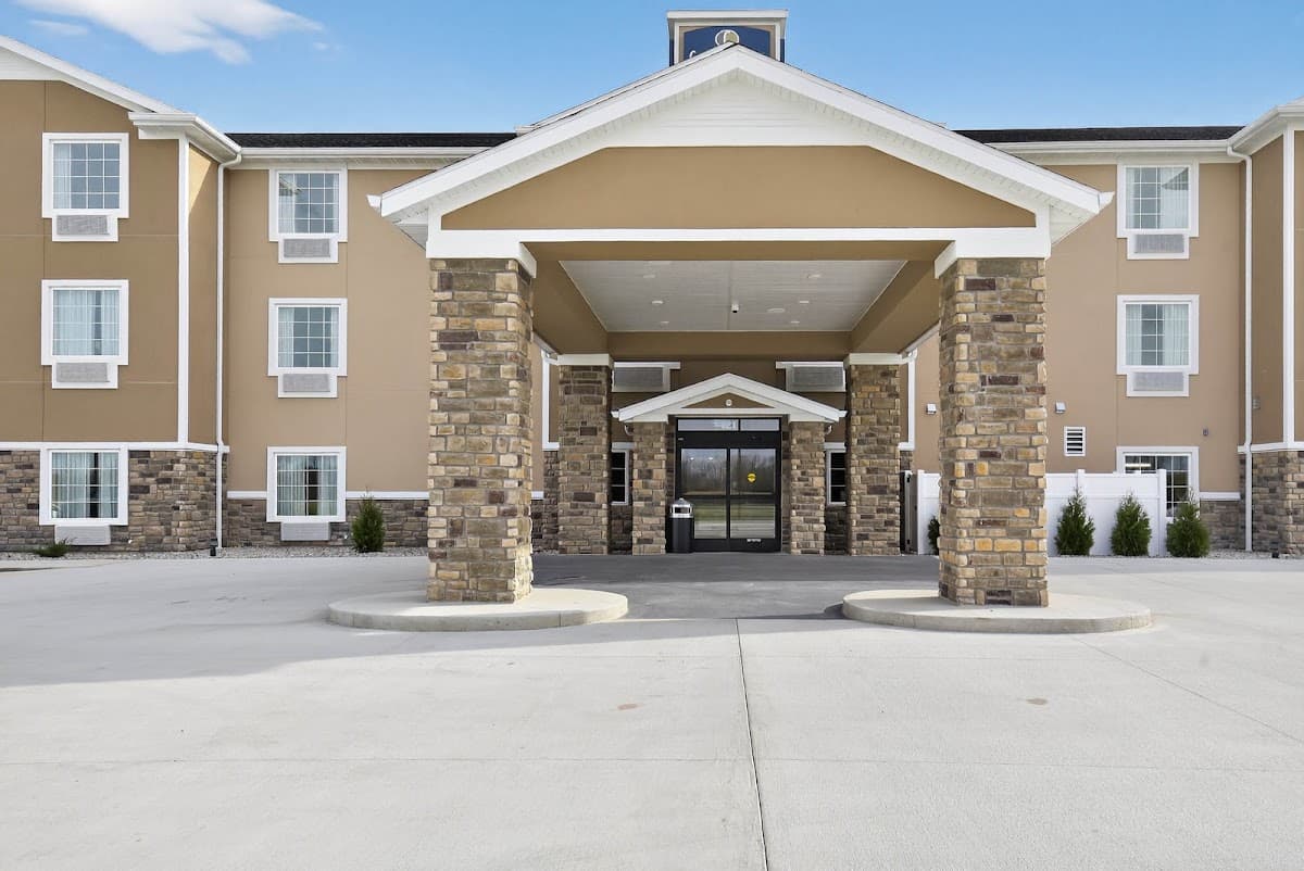 Cobblestone Hotel & Suites - Eaton, Hotel in Eaton