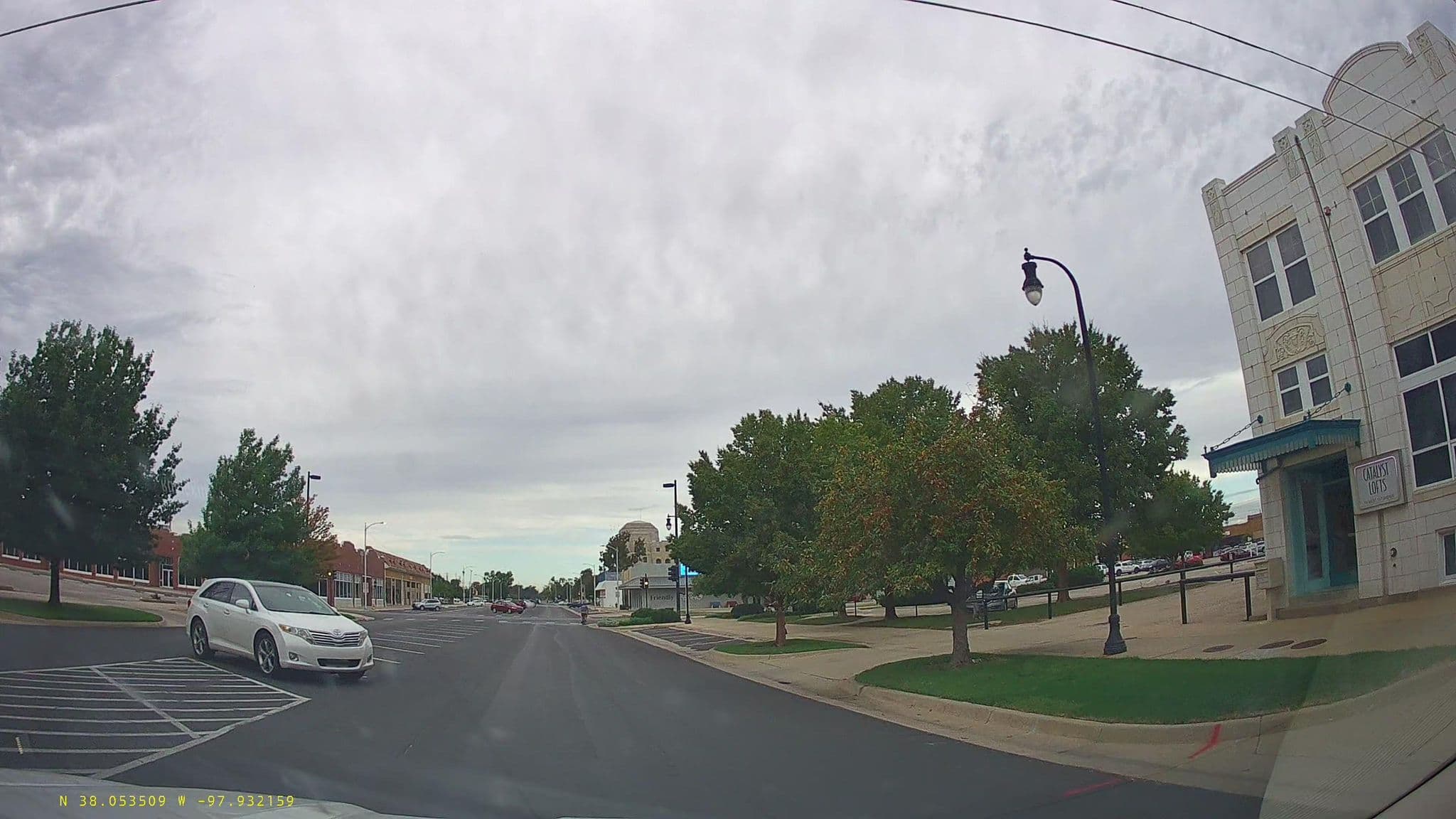 Street view near Catalyst Lofts, Hutchinson — © bundlegut (CC BY-SA · Mapillary)