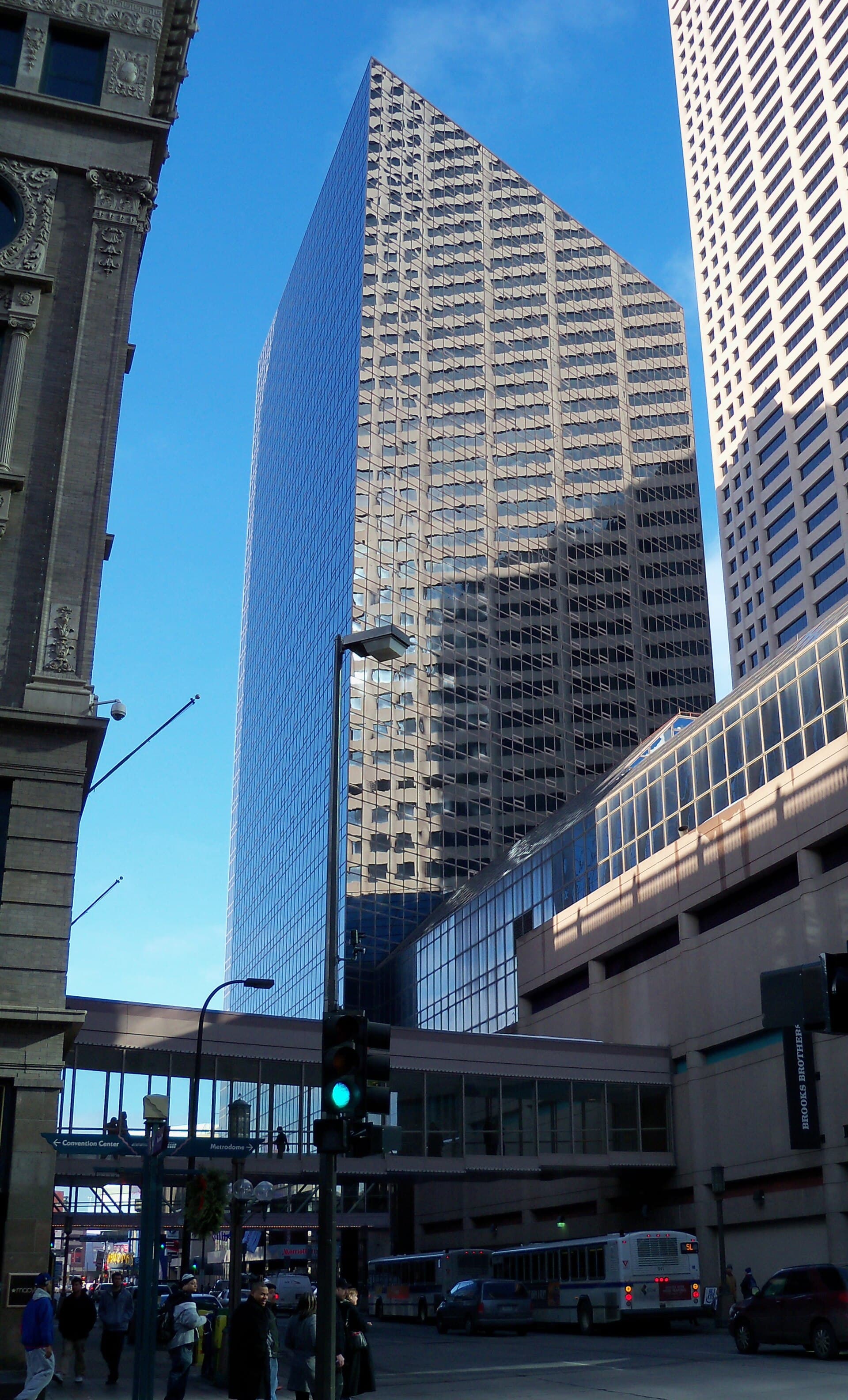 Minneapolis Marriott City Center (via Wikimedia Commons, CC BY-SA 3.0)