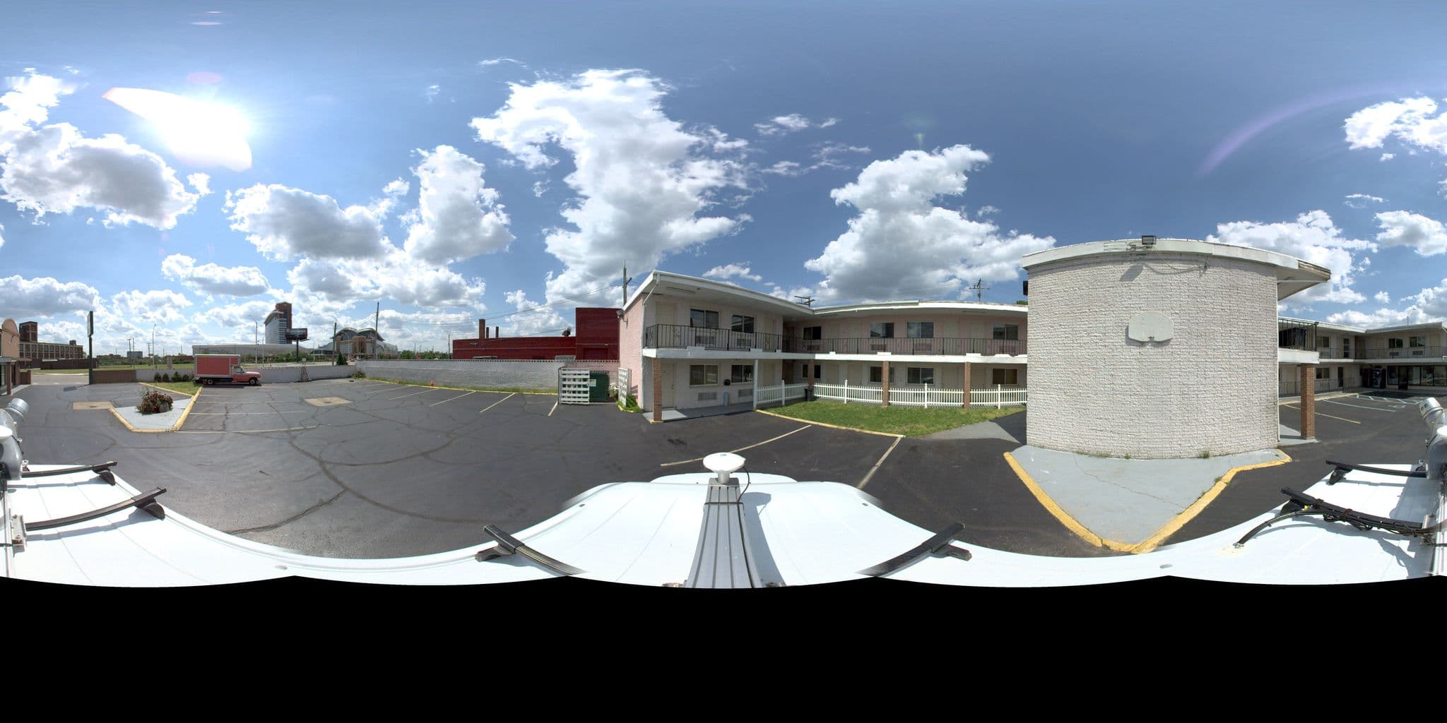 Street view near Viking Motel, Detroit — © codgis (CC BY-SA · Mapillary)