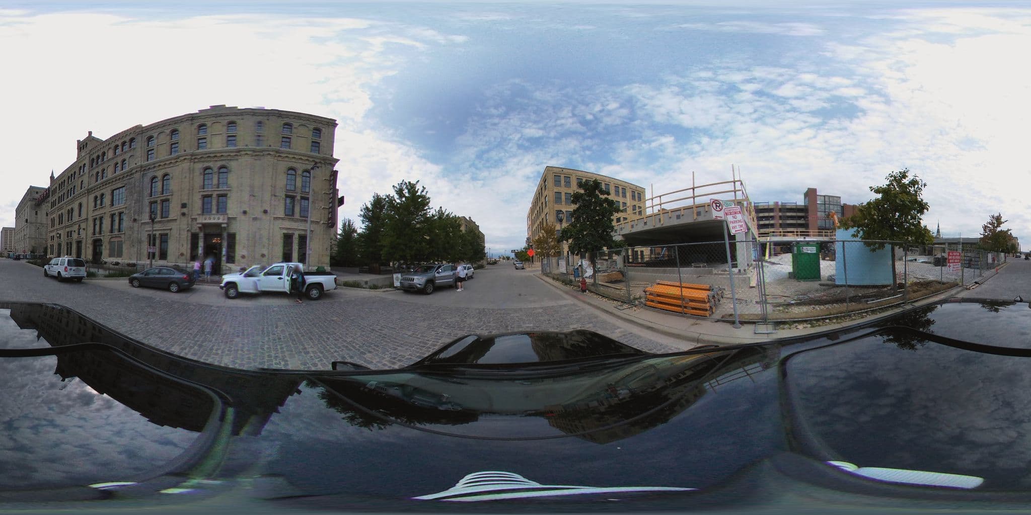 Street view near The Brewhouse Inn & Suites, Milwaukee — © cwmke (CC BY-SA · Mapillary)