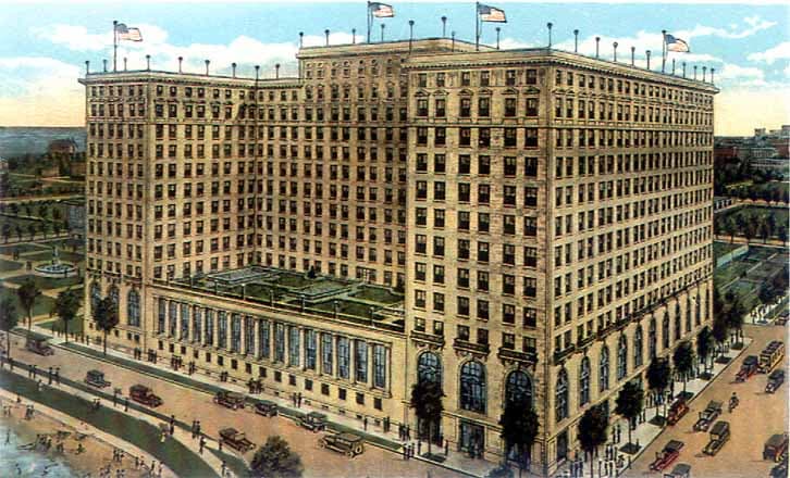 The Drake Hotel (via Wikimedia Commons, Public domain)