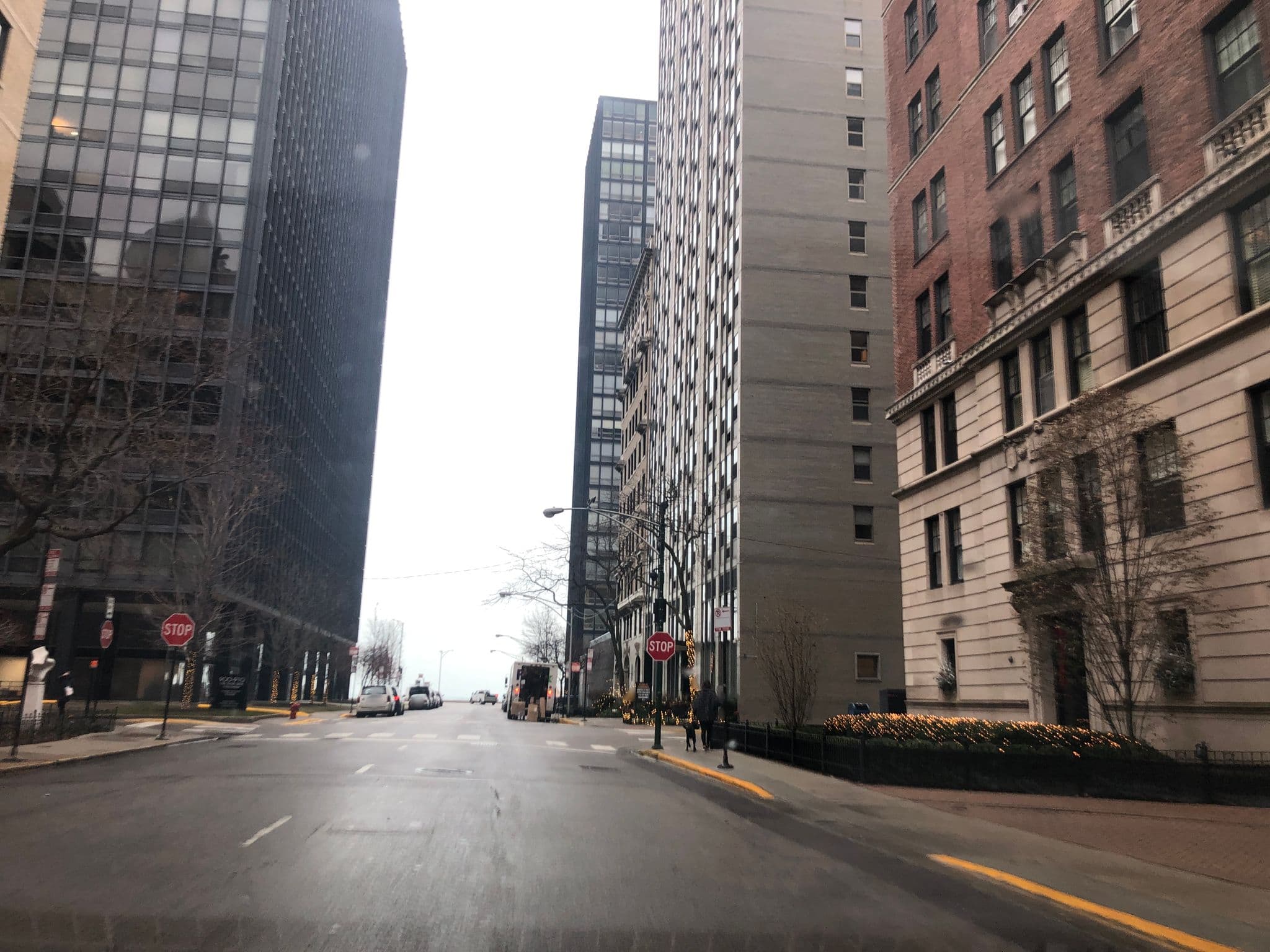 Street view near DeWitt Place, Near North Side — © glendachagas (CC BY-SA · Mapillary)