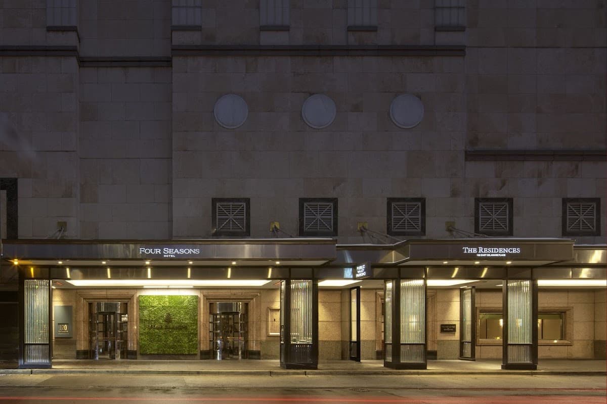 Four Seasons Hotel Chicago, Hotel in Near North Side