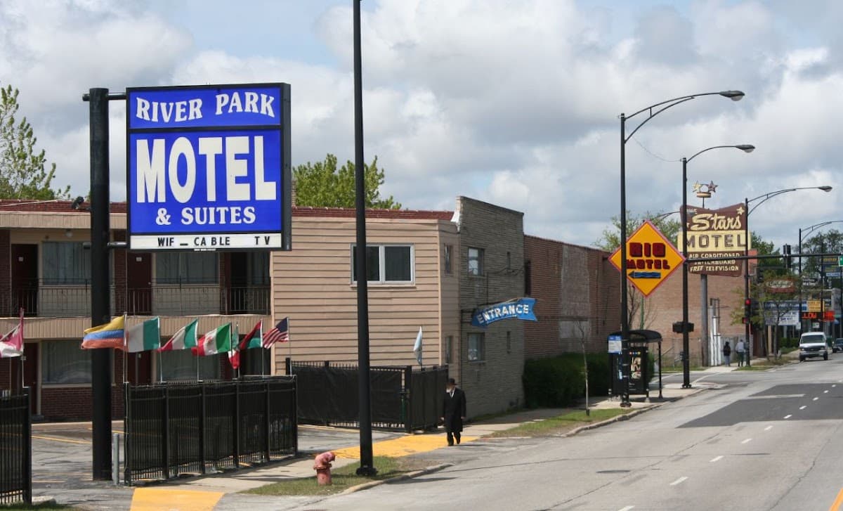 River Park Motel & Suites, Motel in West Ridge