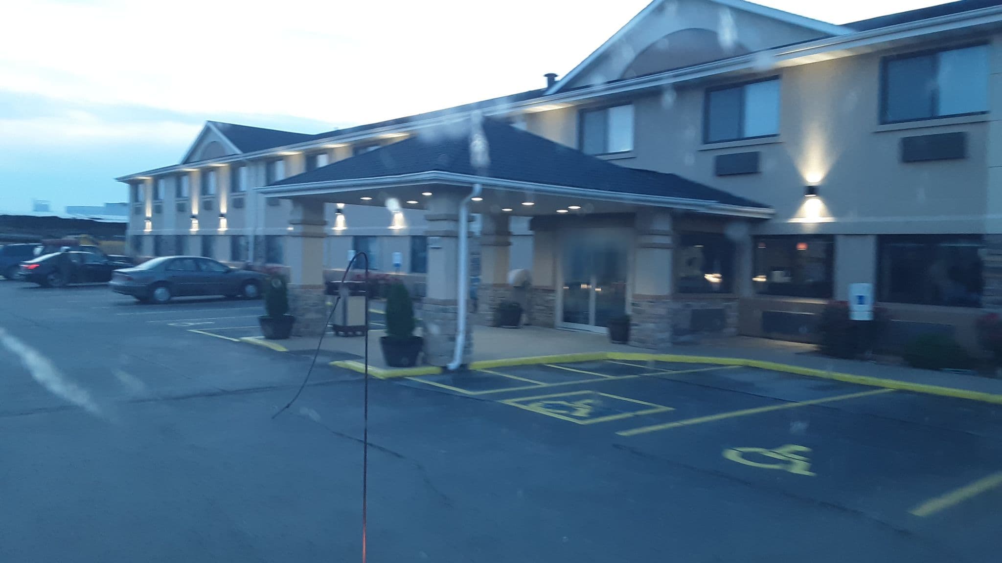Street view near Quality Inn, Coralville — © jbthemilker (CC BY-SA · Mapillary)